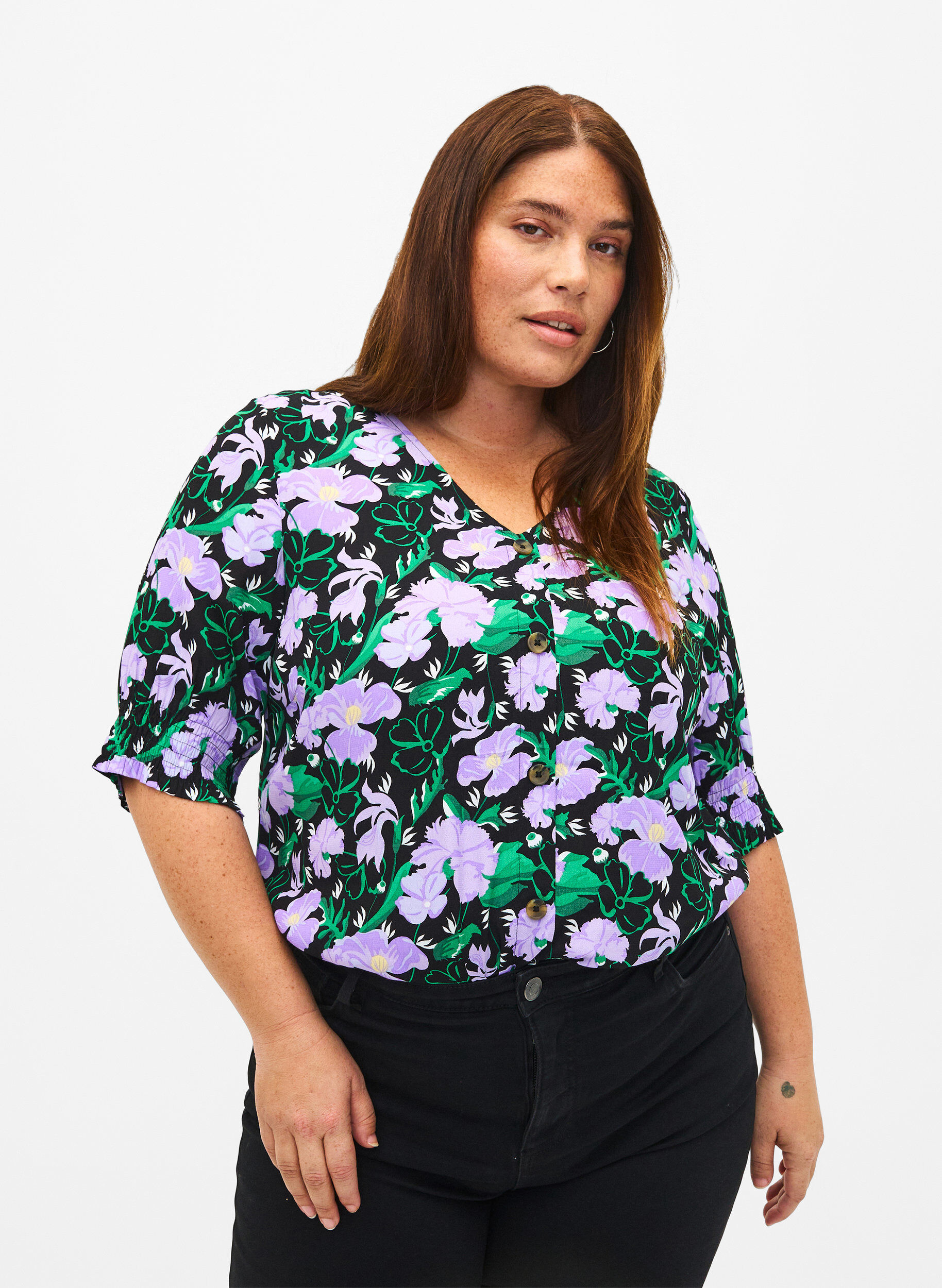 Zizzi  Viskosebluse mit Kn&ouml;pfen, Black Small Flower, Model image number 0