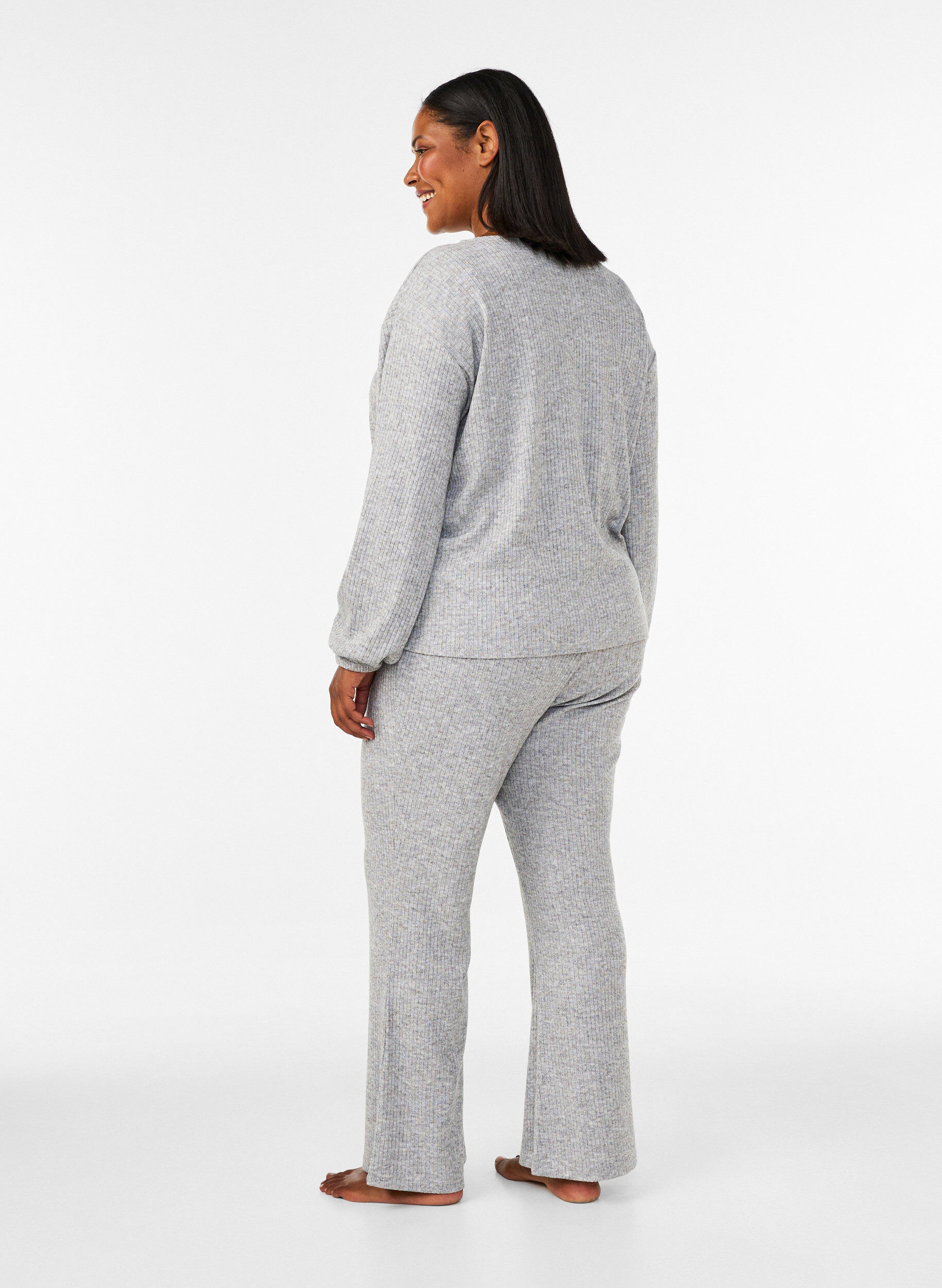 ZizziHose aus Jersey mit Rippstruktur und ausgestelltem Bein, Grau, Model image number 1