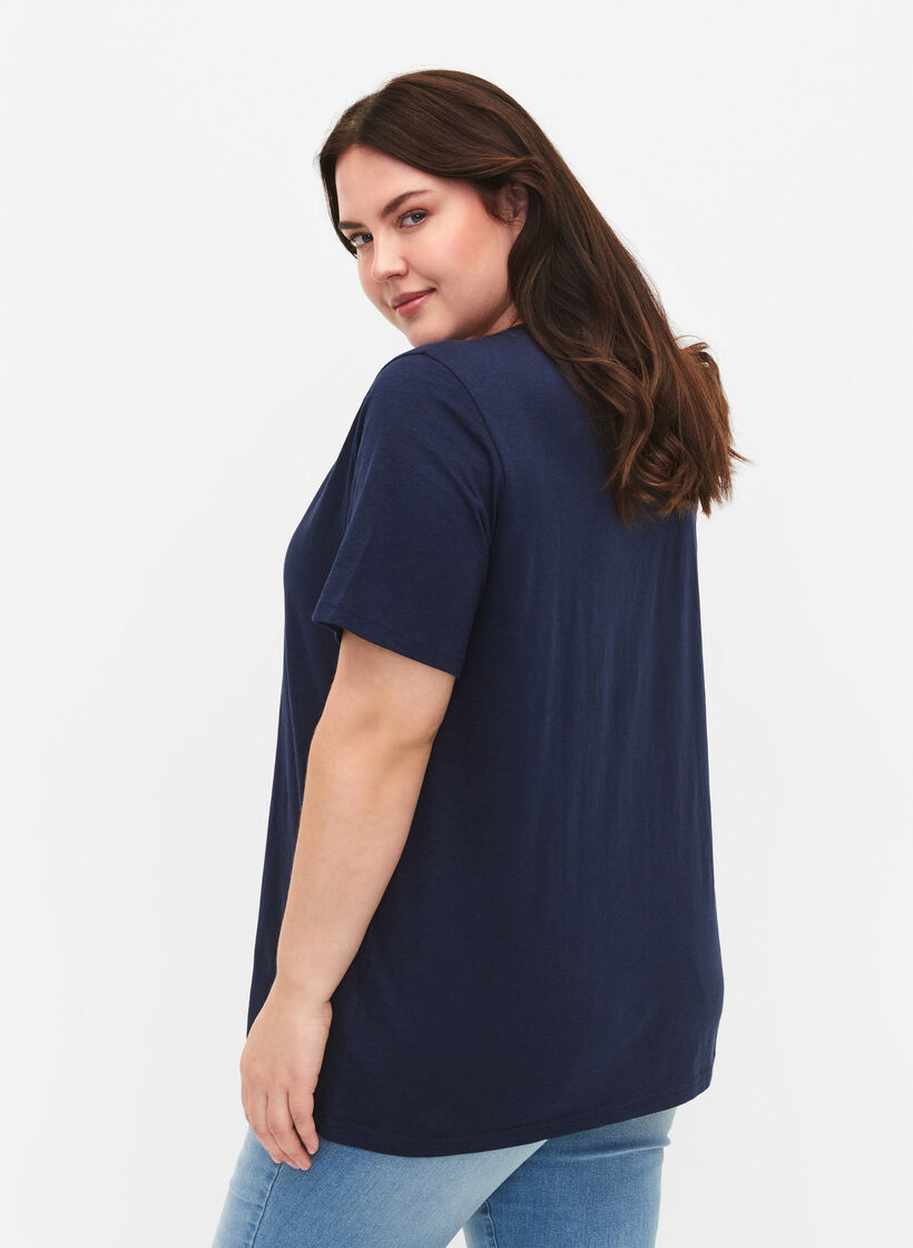 Kurz&auml;rmeliges Basic T-Shirt mit V-Ausschnitt, Blau, Model image number 2