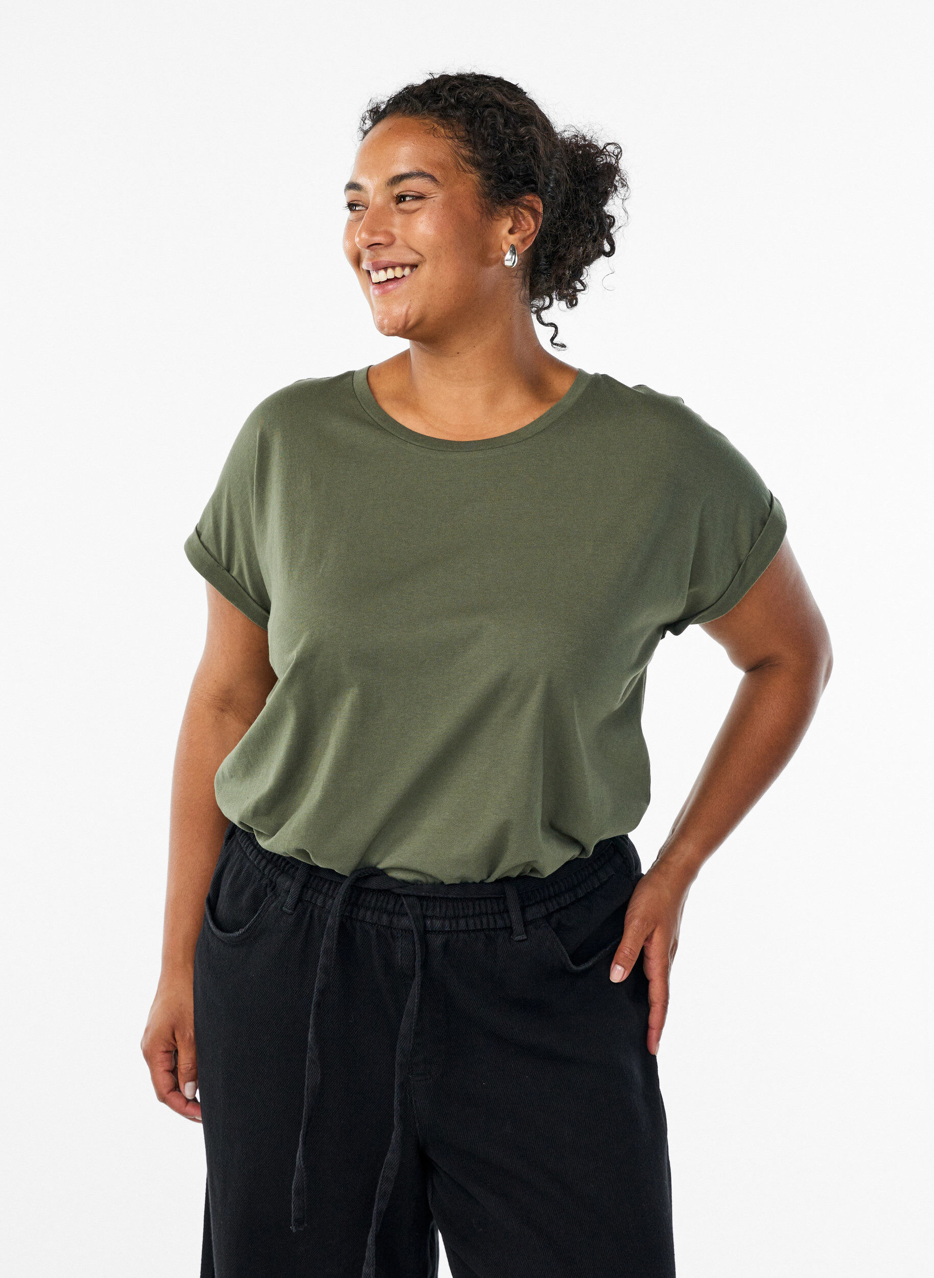 Kurz&auml;rmliges T-Shirt aus einer Baumwollmischung, Gr&uuml;n, Model
