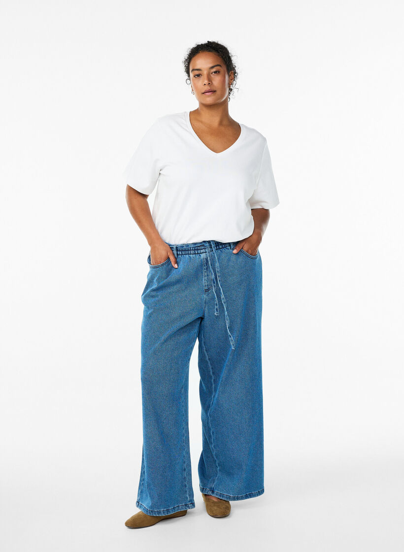 Jeans mit lockerer Passform, elastischem Bund und Tunnelzug, Blau, Model