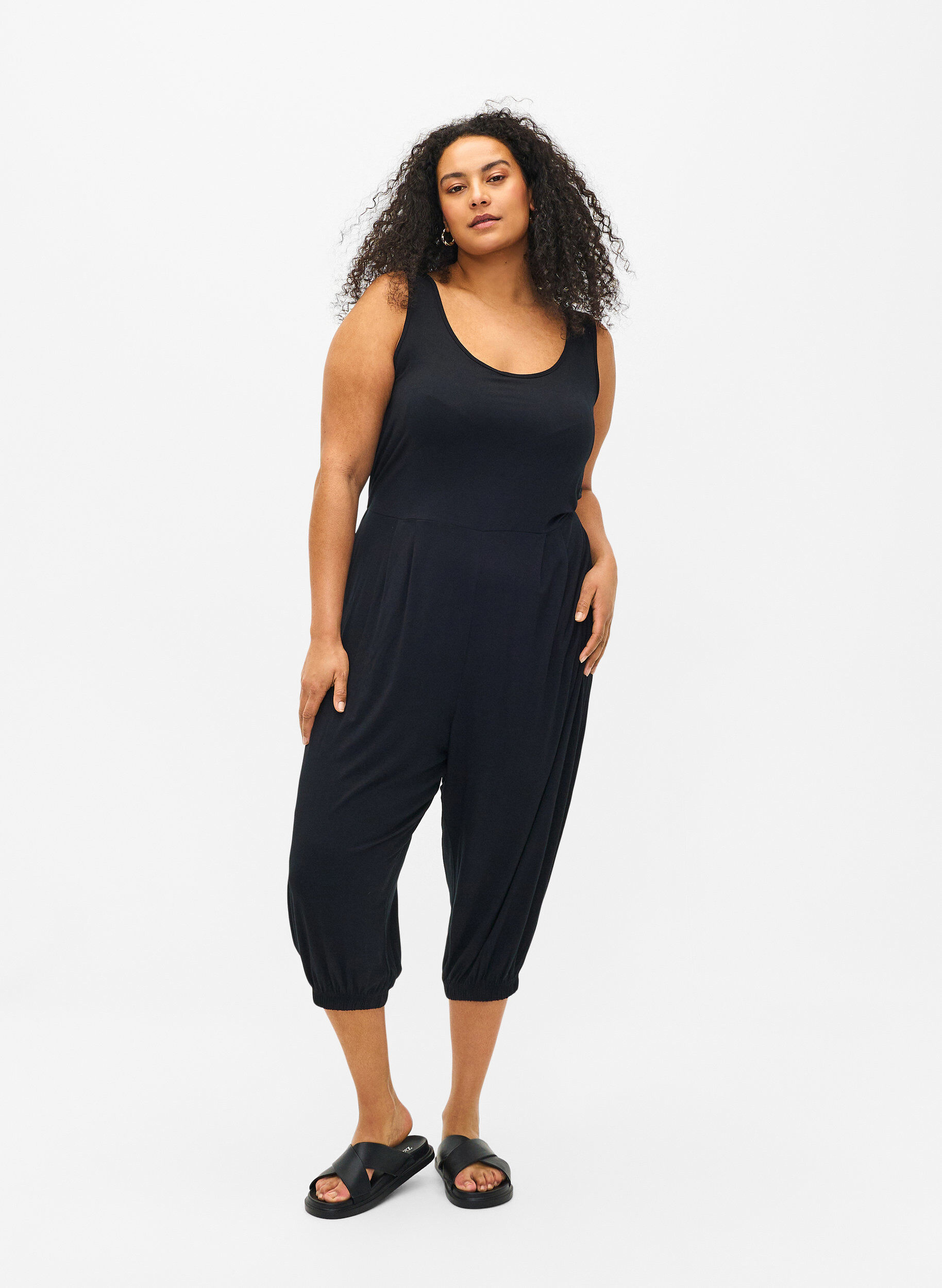 Zizzi &Auml;rmelloser Jumpsuit mit Taschen, Black, Model image number 0