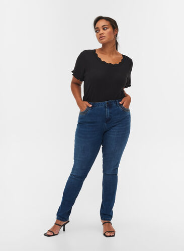 Nille Jeans mit hoher Taille und Nieten, Medium Blue denim, Model image number 0