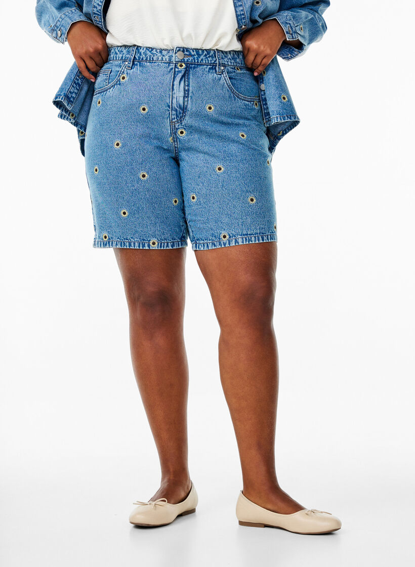 Denim-Shorts mit aufgestickten Blumen, Blau, Model image number 2