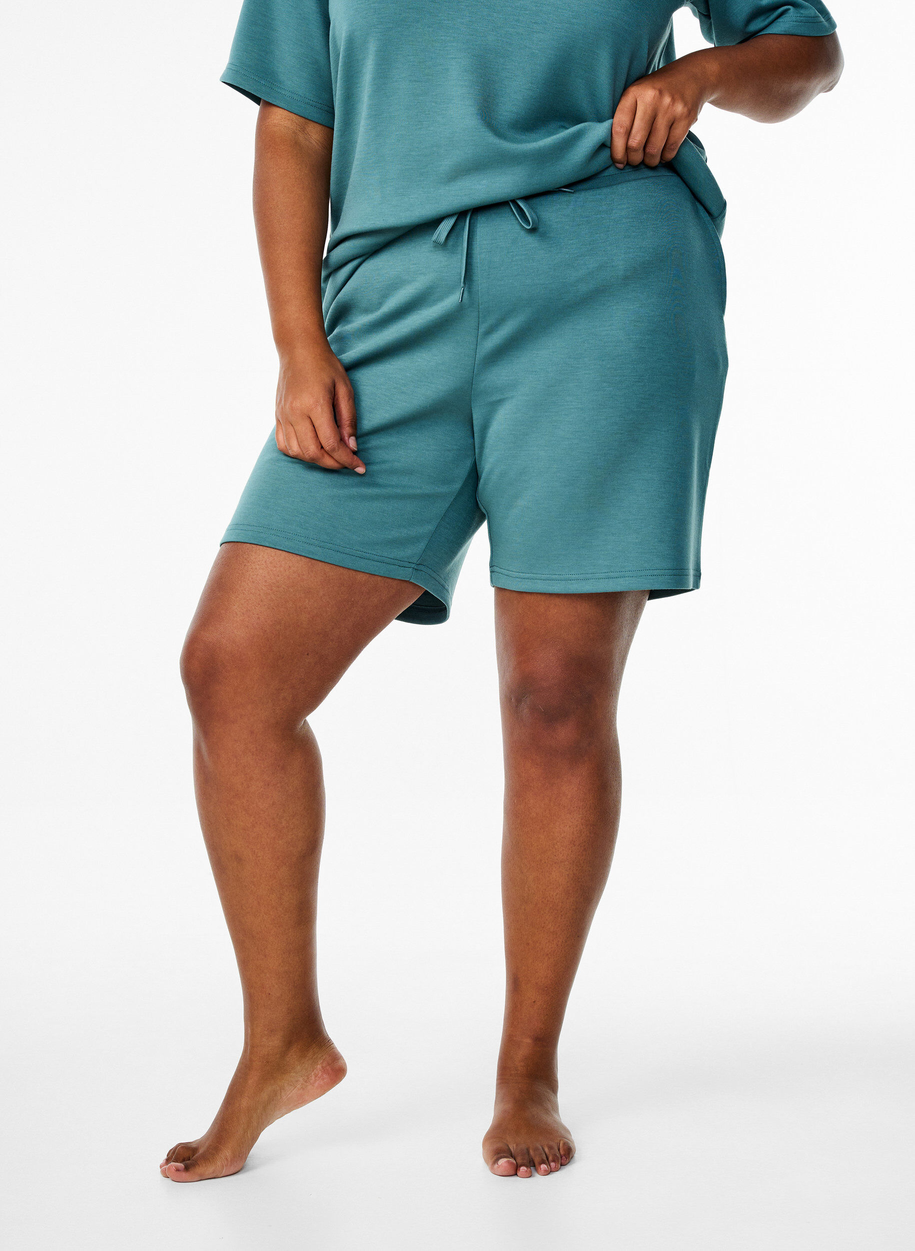 Zizzi Shorts aus Modalmischung mit Taschen, Gr&uuml;n, Model image number 3