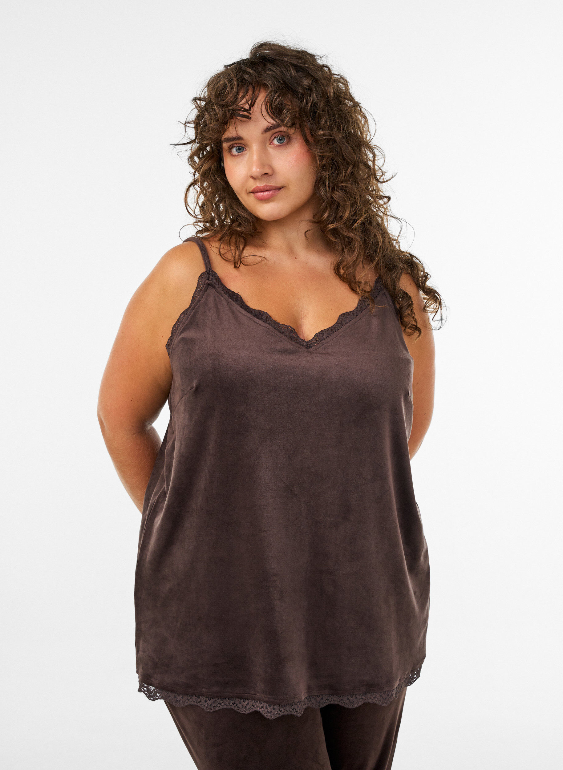 Top aus Velours mit Spitzen, Braun, Model
