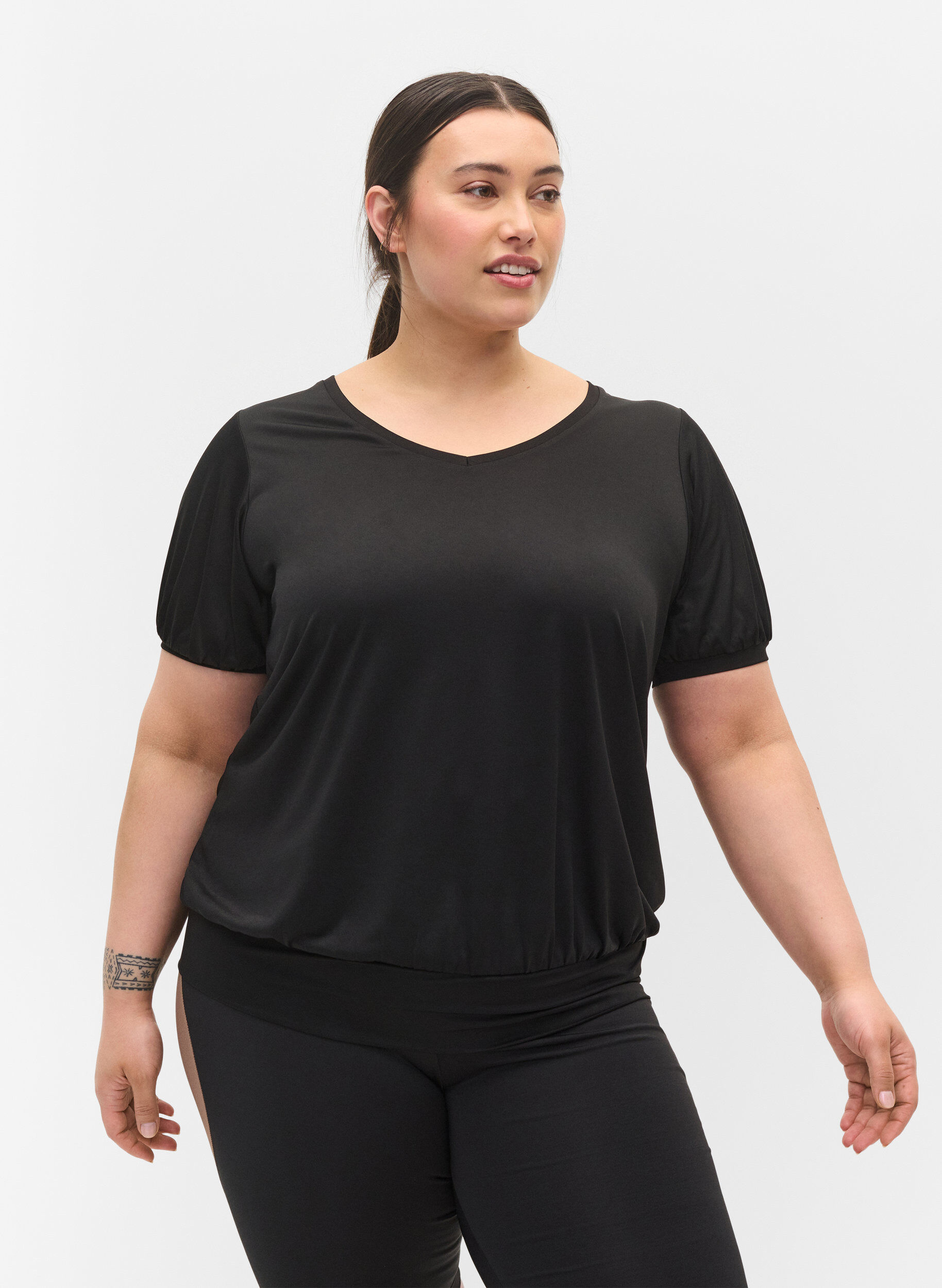 Zizzi Kurzarm-Trainingsbluse, Black, Model image number 0