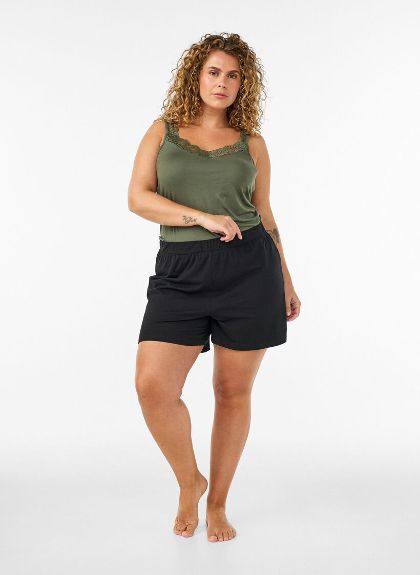 Top aus Viskose mit Spitze, Gr&uuml;n, Model image number 1