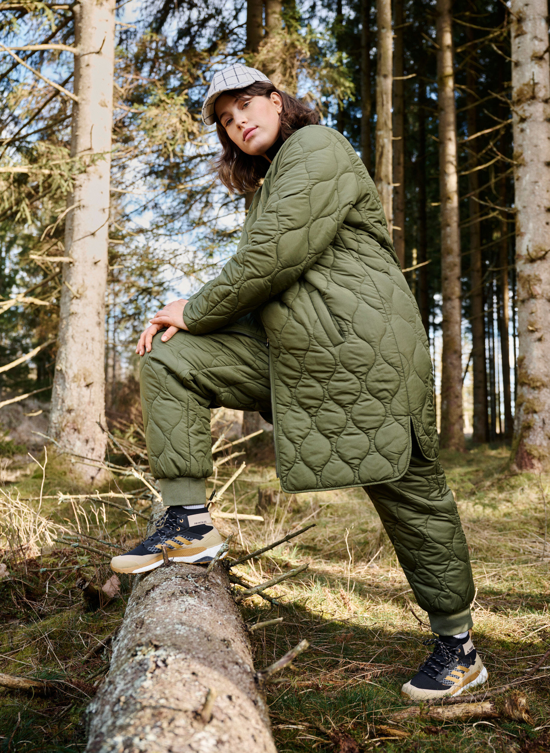 Zizzi Lange gef&uuml;tterte Jacke mit Taschen und Rei&szlig;verschluss, Winter Moss, Image image number 1