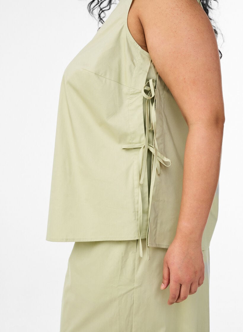 &Auml;rmelloses Top mit Bindedetail an den Seiten, Gr&uuml;n, Model image number 3