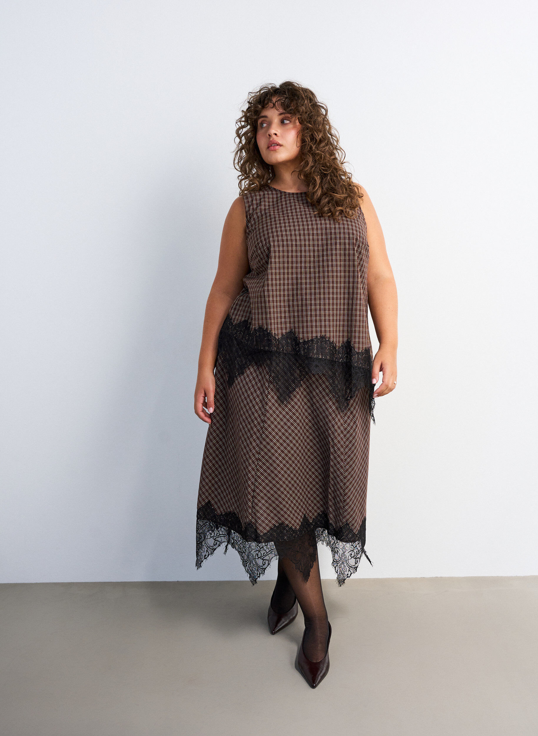 ZizziMidi-Rock mit Spitzen und Karomuster, Braun, Model image number 0