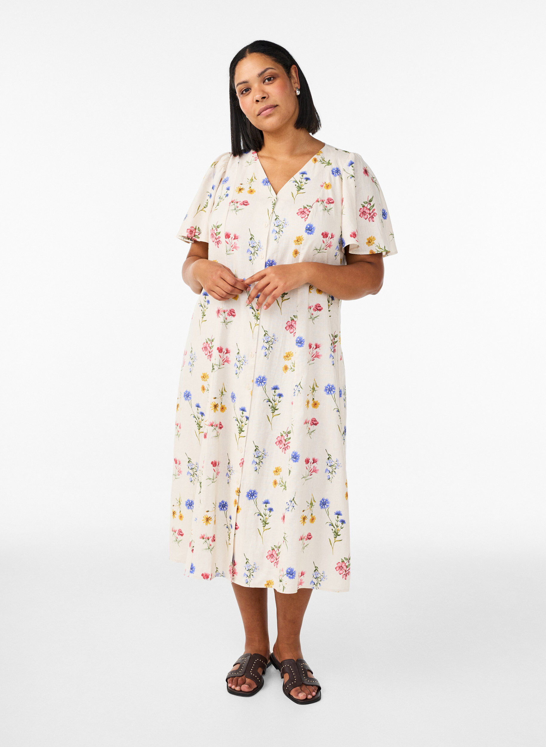 Midikleid aus Leinen und Viskose mit R&uuml;schen&auml;rmeln, Beige, Model