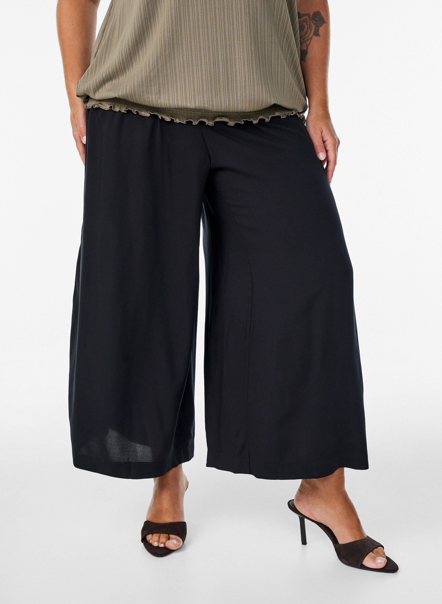 ZizziCulottes aus Viskose mit hoher Taille und weiten Beinen, Schwarz, Model image number 2
