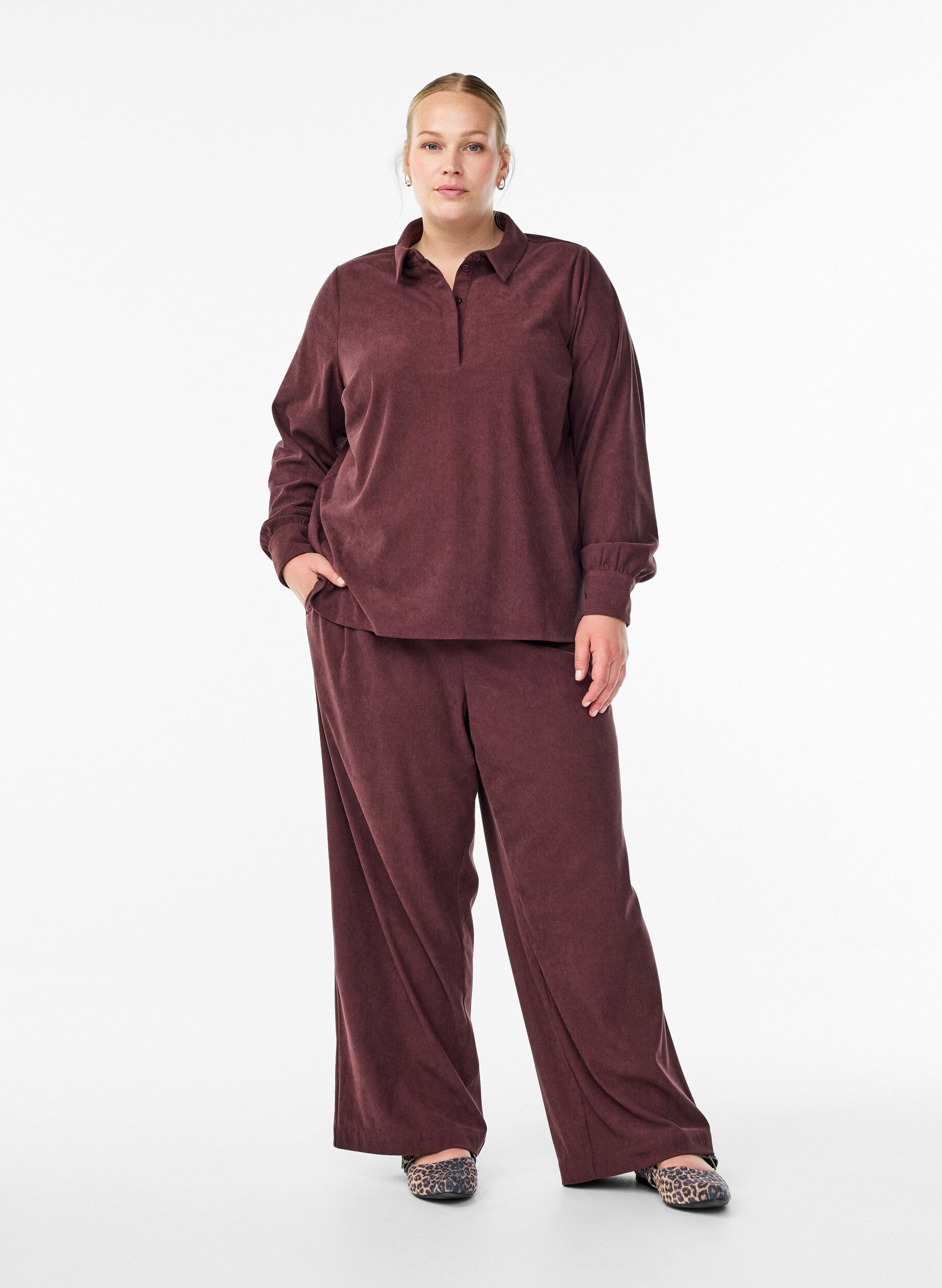 Zizzi Lang&auml;rmlige Bluse aus Cord, Dunkles Bordeaux, Model image number 1