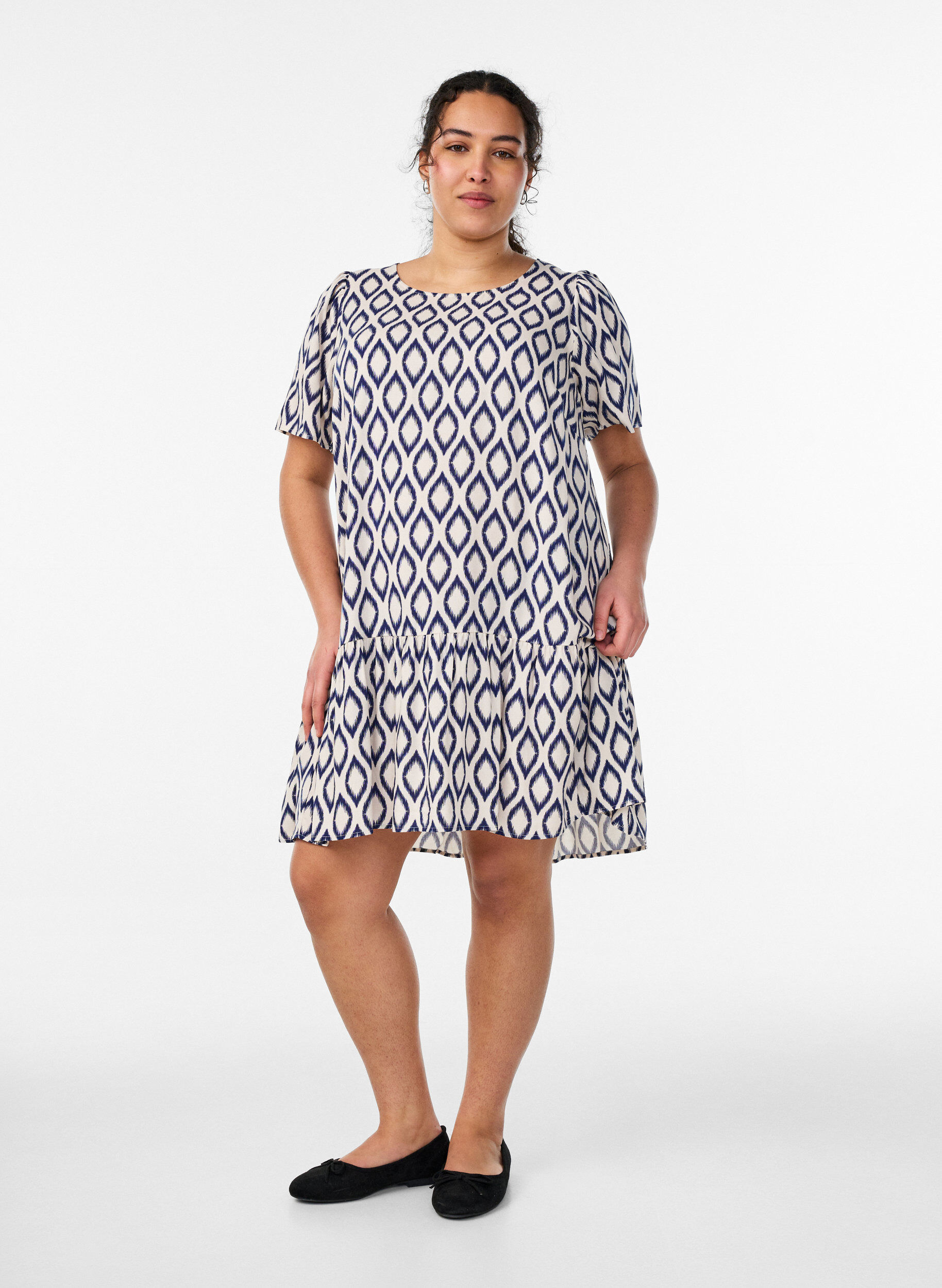 Zizzi Kleid aus Viskose mit Schnittlinie, Blau, Model image number 1