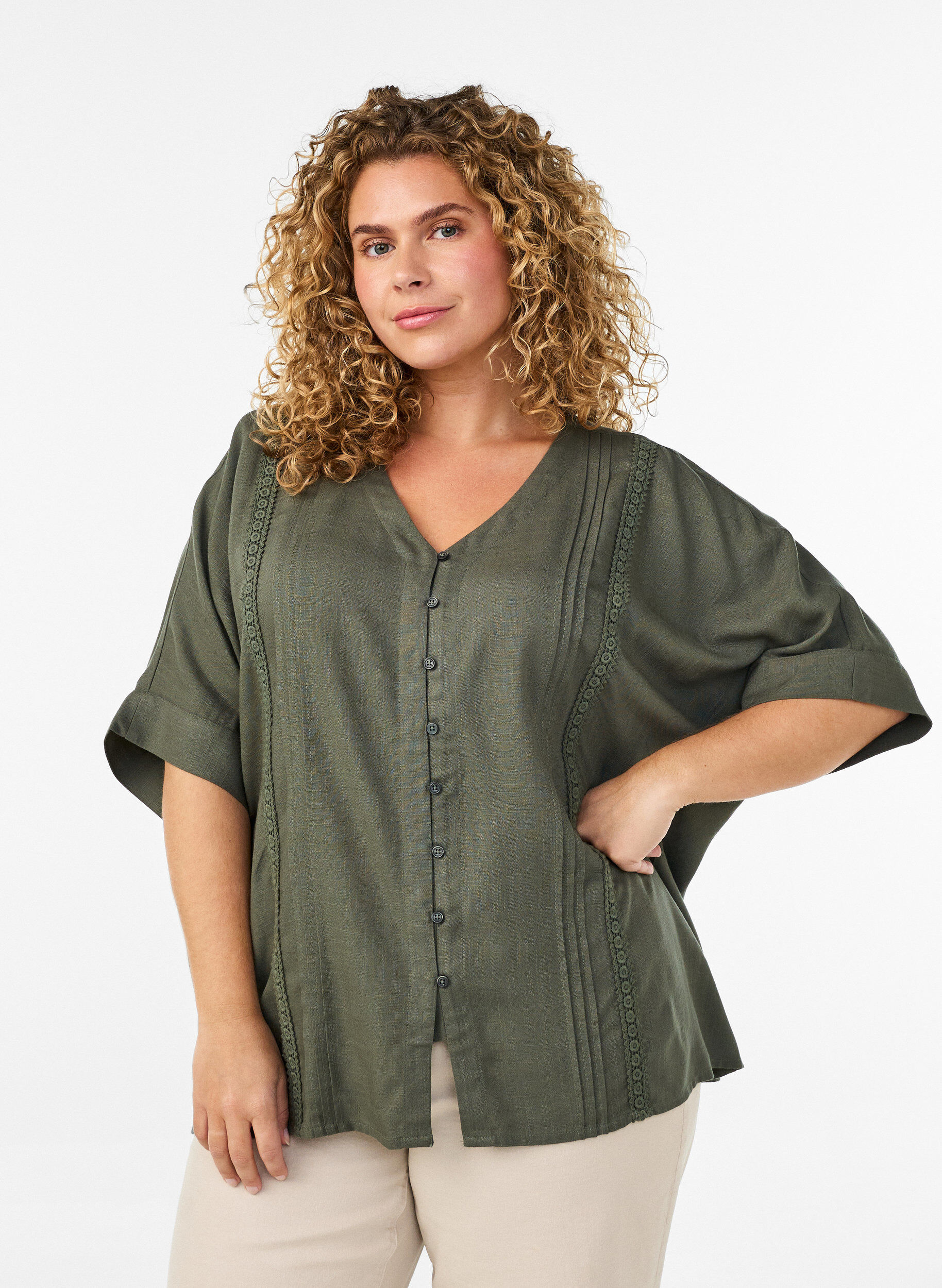 ZizziViskosebluse mit Crochet-Besatz und Kn&ouml;pfen, Gr&uuml;n, Model image number 0