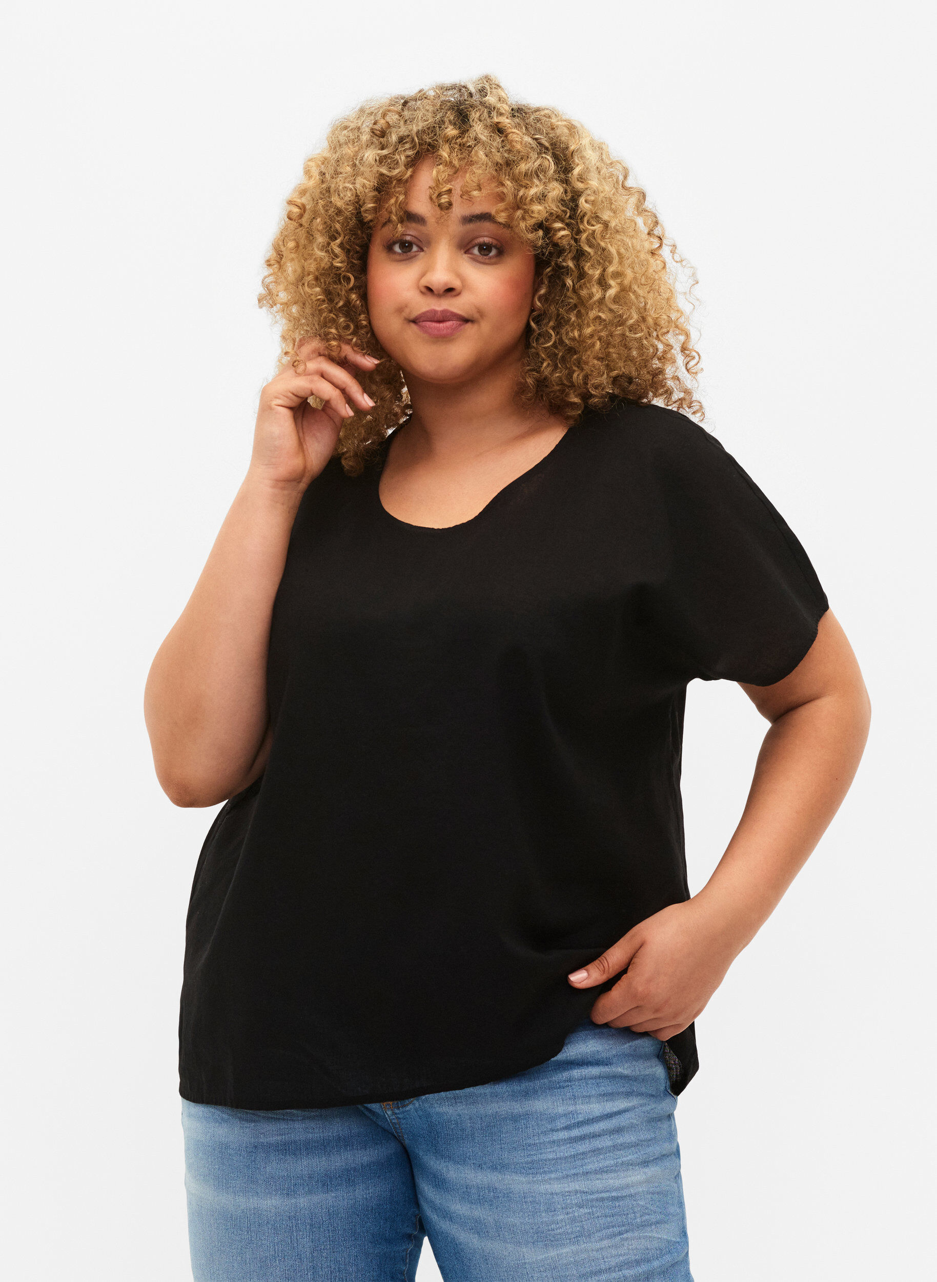 Zizzi Kurz&auml;rmelige Bluse aus Baumwollmischung mit Leinen, Black, Model image number 0