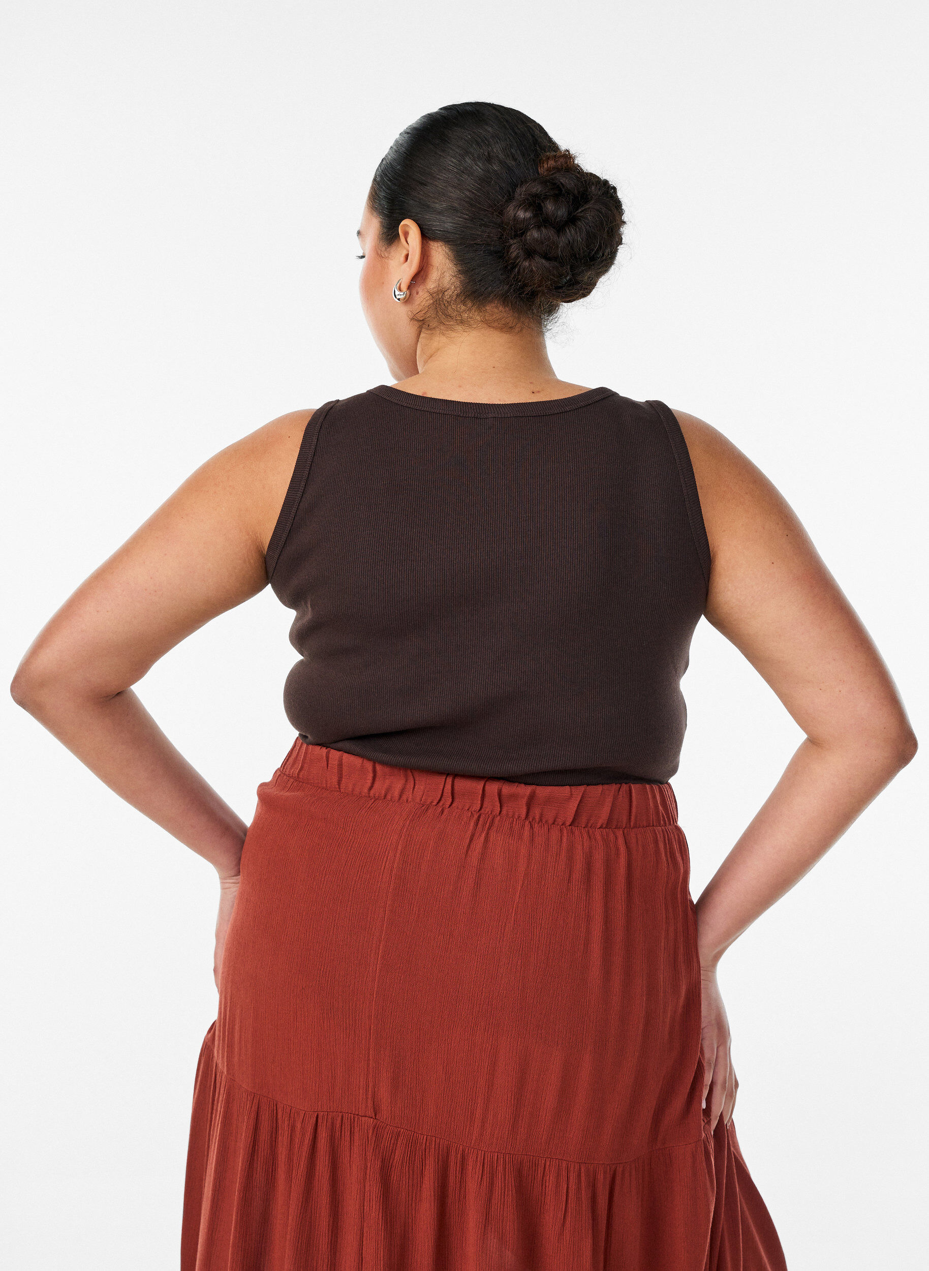 ZizziTailleiertes Top mit Motiv, Braun, Model image number 2