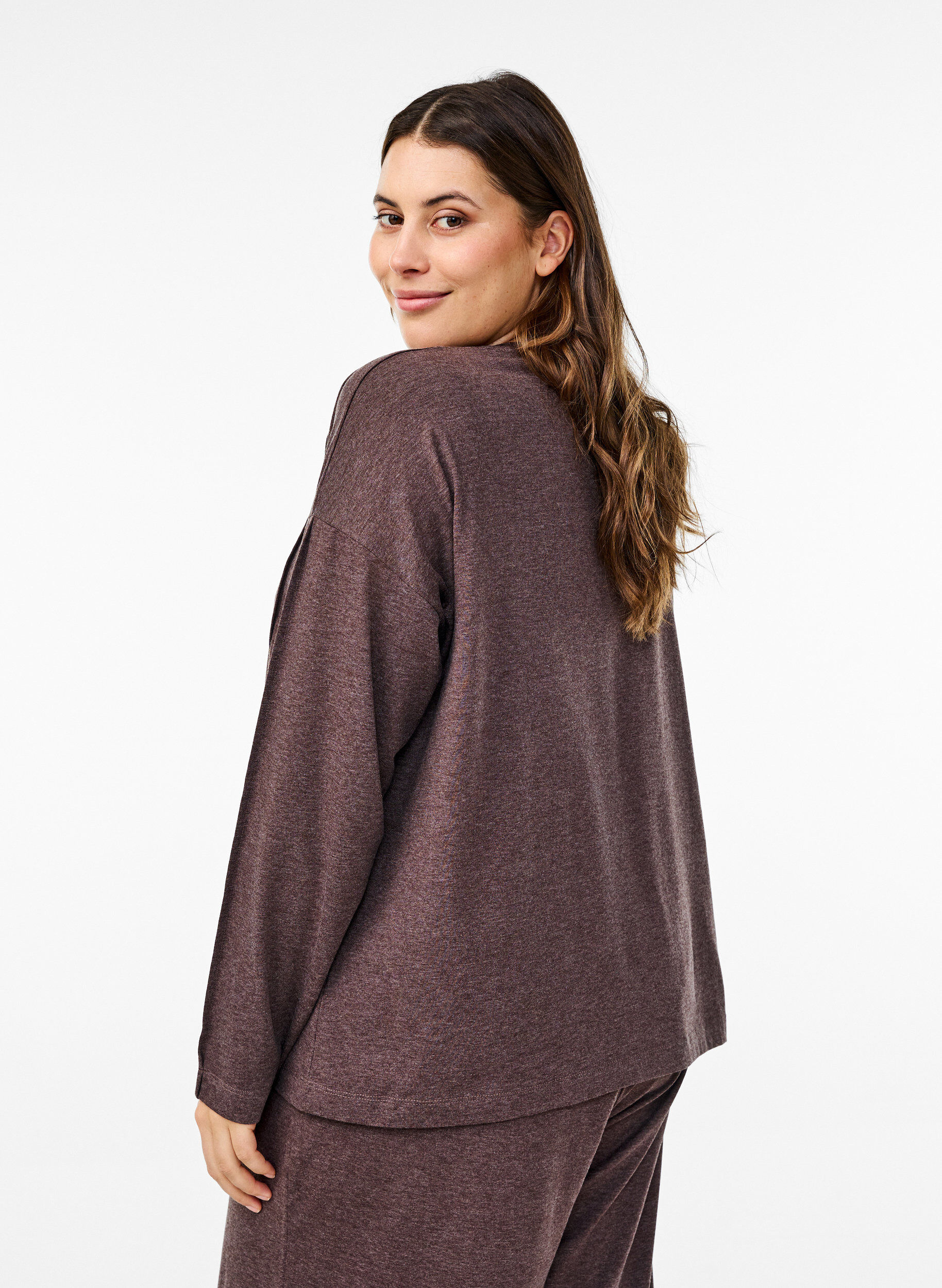 Zizzi Lockere Jersey-Bluse mit Nahtdetails, Braun, Model image number 2