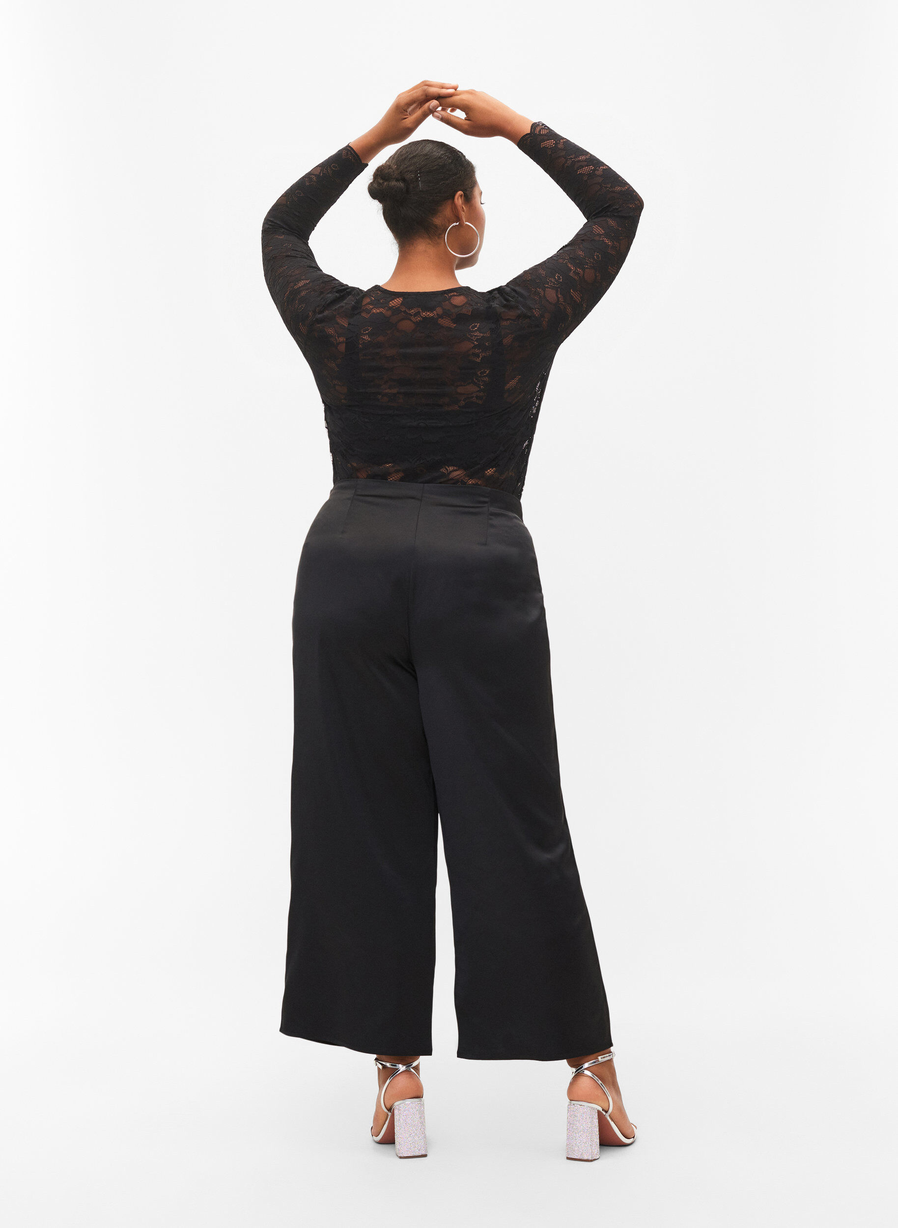 Zizzi Satinhose mit weiten Beinen, Black, Model image number 1