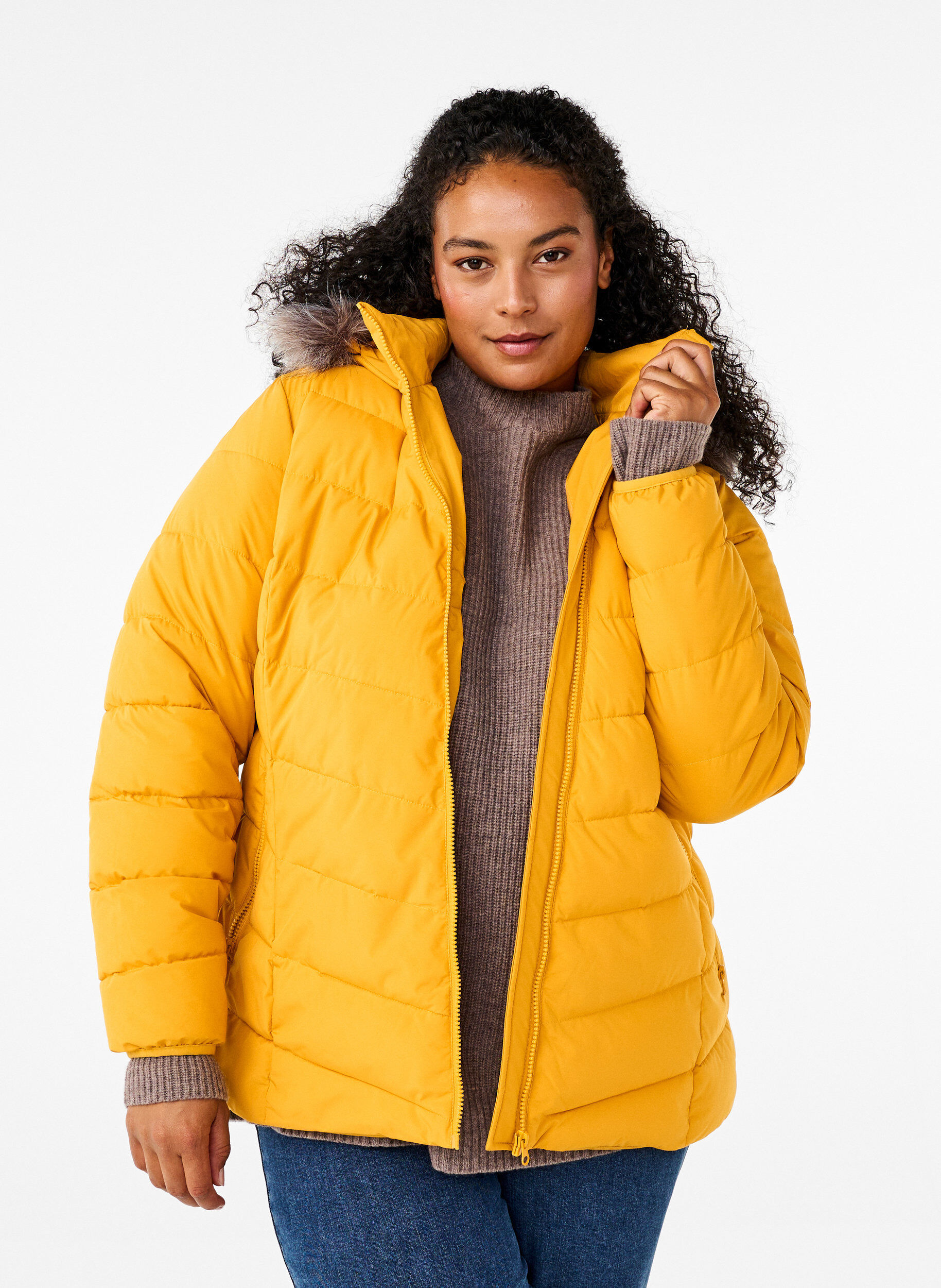Zizzi Kurze Steppjacke mit Kapuze, Gelb, Model image number 0