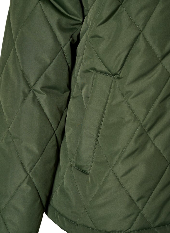 Leicht wattierte Jacke mit Rautensteppung, Gr&uuml;n, Packshot