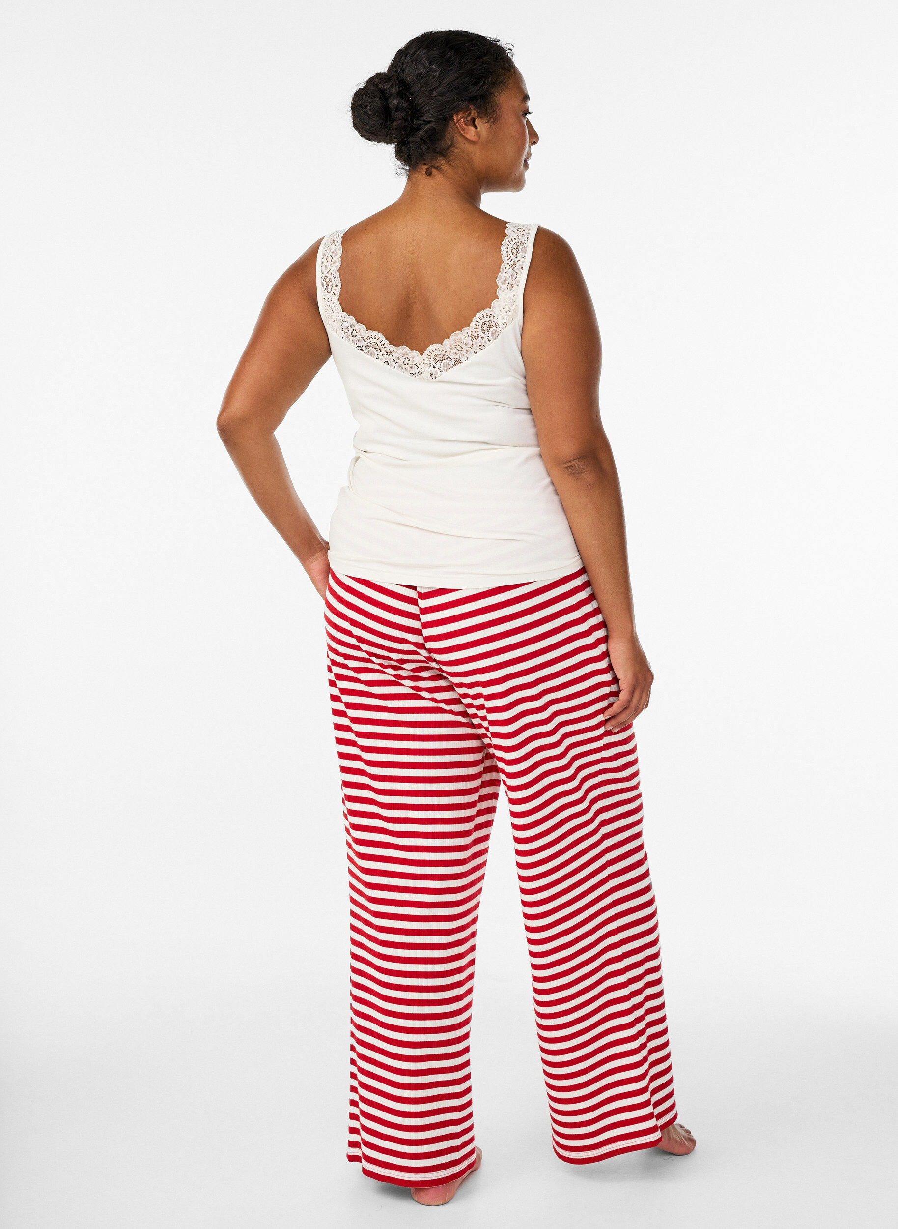 Zizzi Gestreifte Schlafanzughose mit hoher Taille und weiten Beinen, Rot, Model image number 1