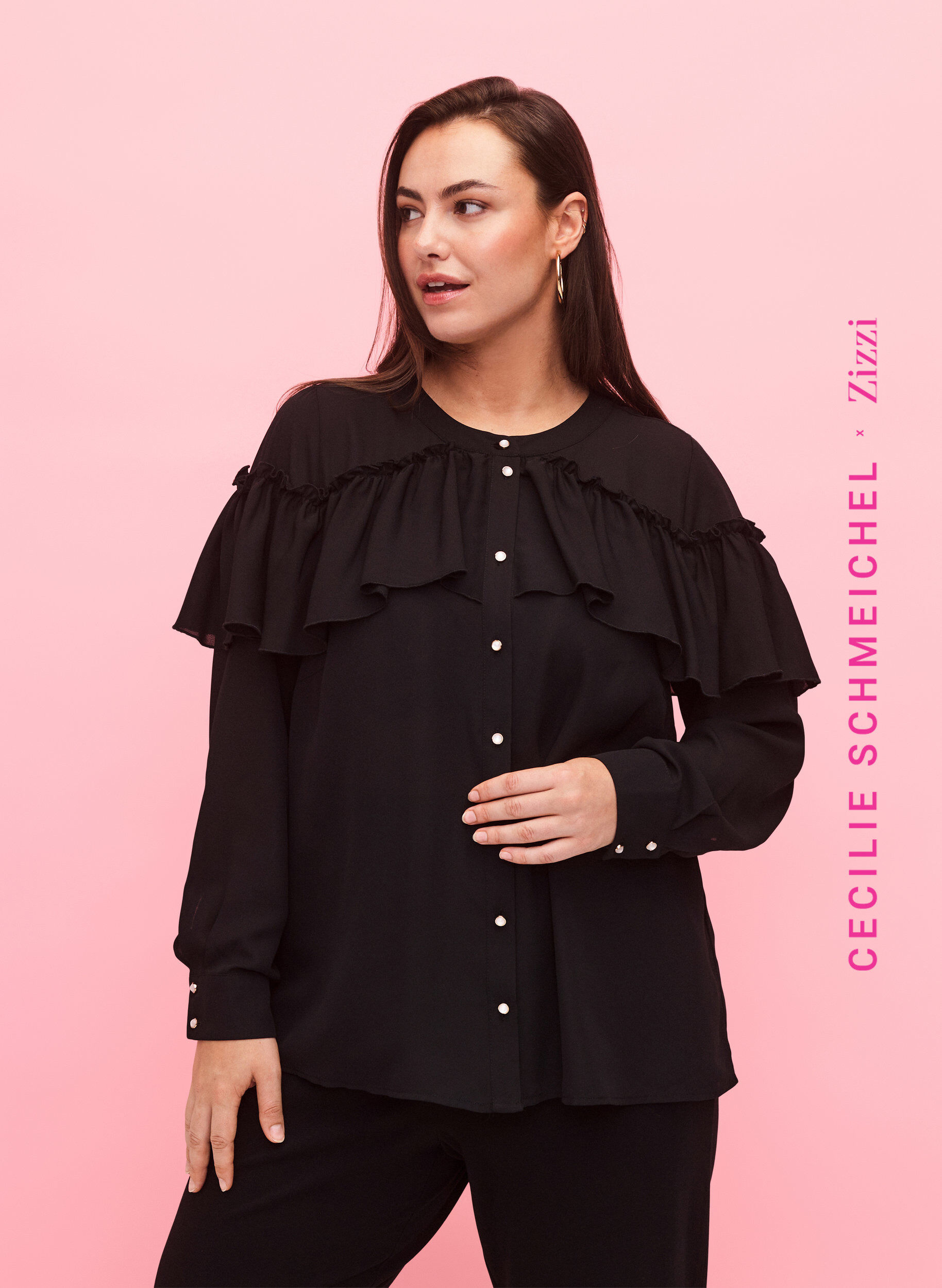 Zizzi R&uuml;schenbluse mit Perlmuttkn&ouml;pfen, Black, Model image number 0