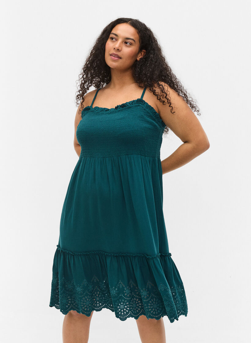 Viskose Strandkleid mit Smock und Lochstickerei, Deep Teal, Model image number 0