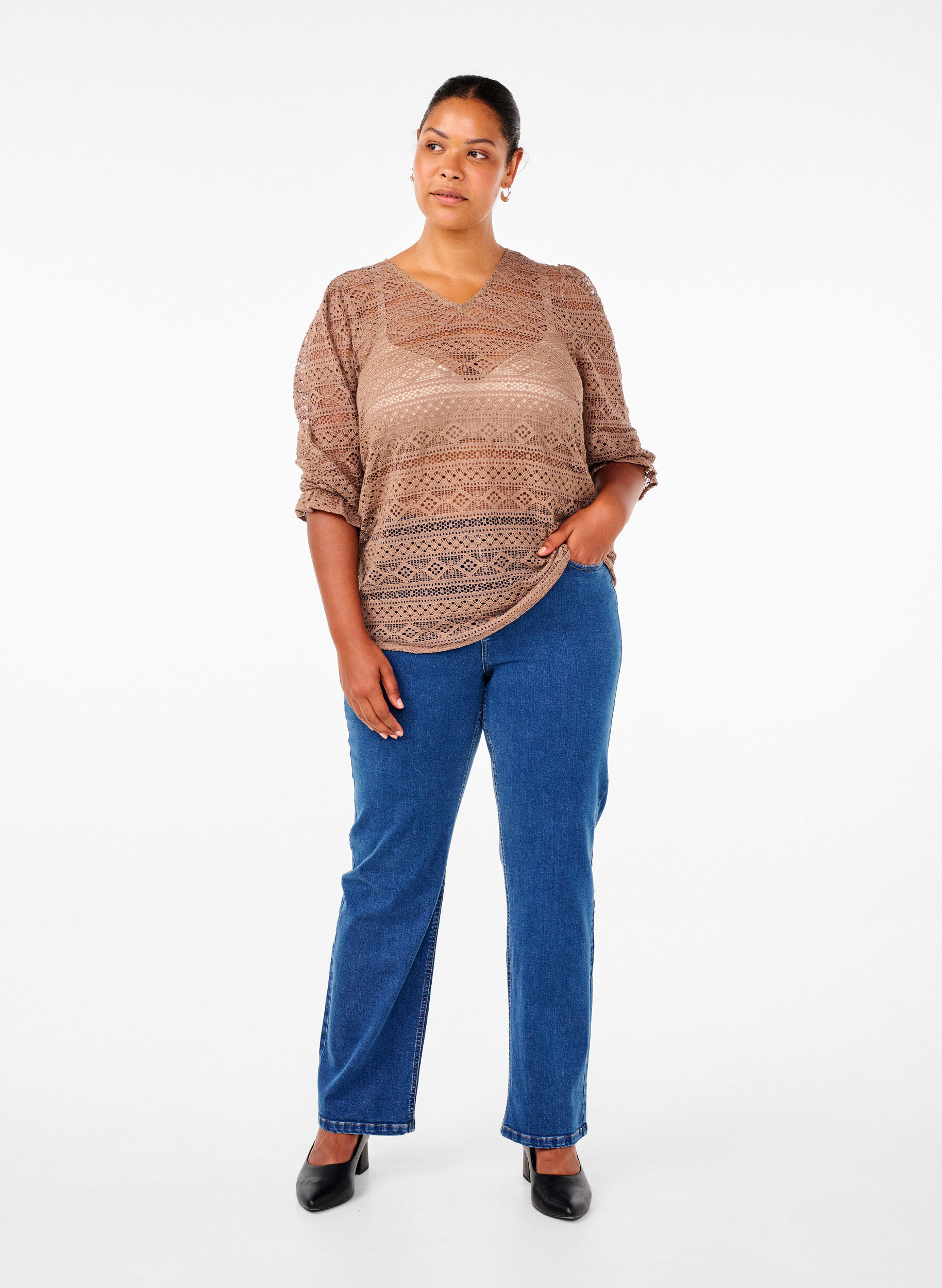 Zizzi Bluse mit Lochmuster und 3/4-&Auml;rmeln, Braun, Model image number 1