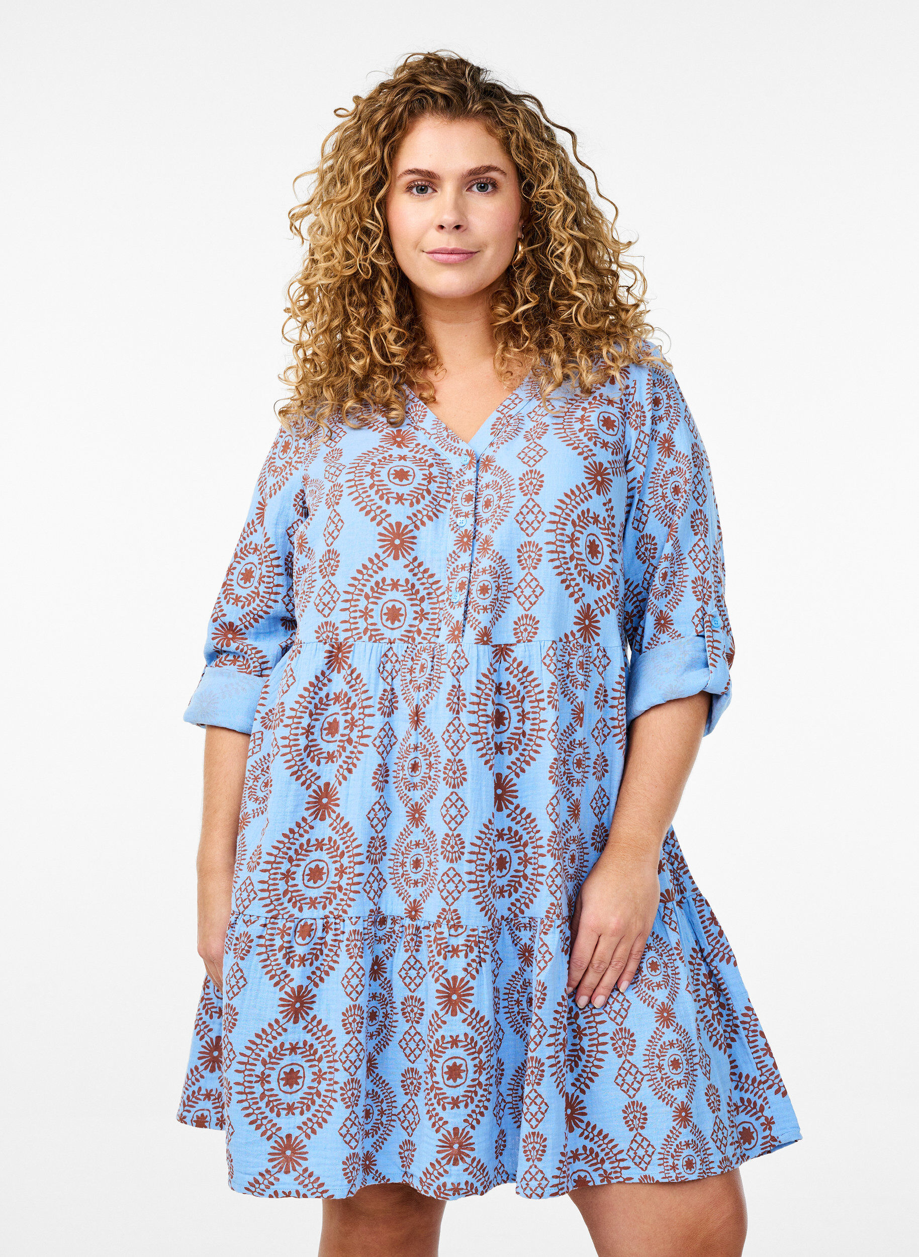 Zizzi Kurzes Kleid aus gemustertem Baumwoll-Musselin, Blau, Model image number 0