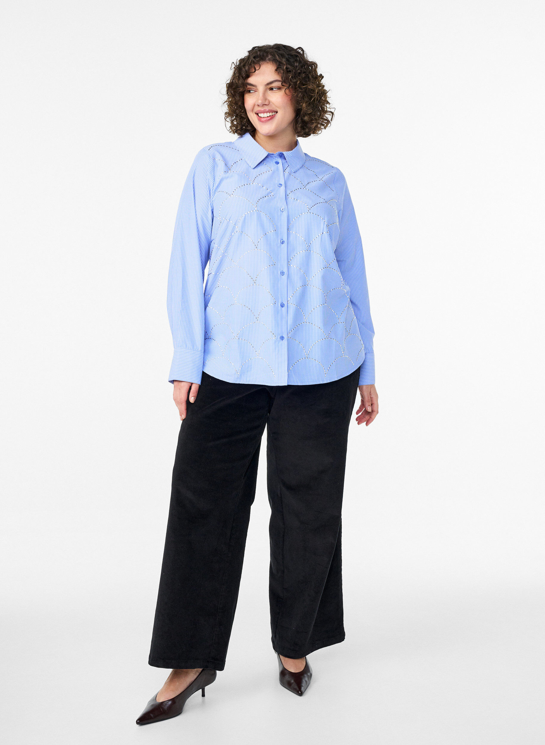 Zizzi Bluse mit Streifen und Nieten, Blau, Model image number 1