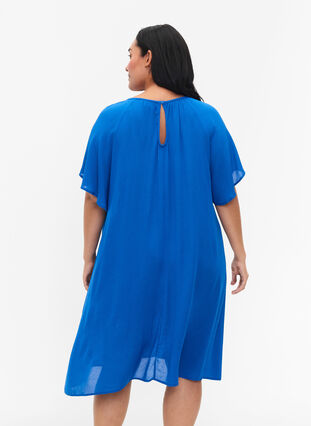 Kleid aus Viskose mit kurzen Ärmeln, Victoria blue, Model image number 1