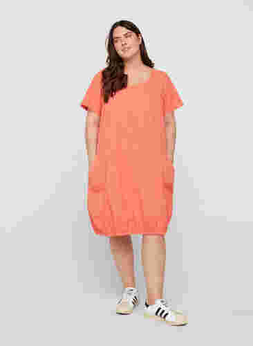 Kurzarm Kleid aus Baumwolle, Hot Coral, Model image number 2