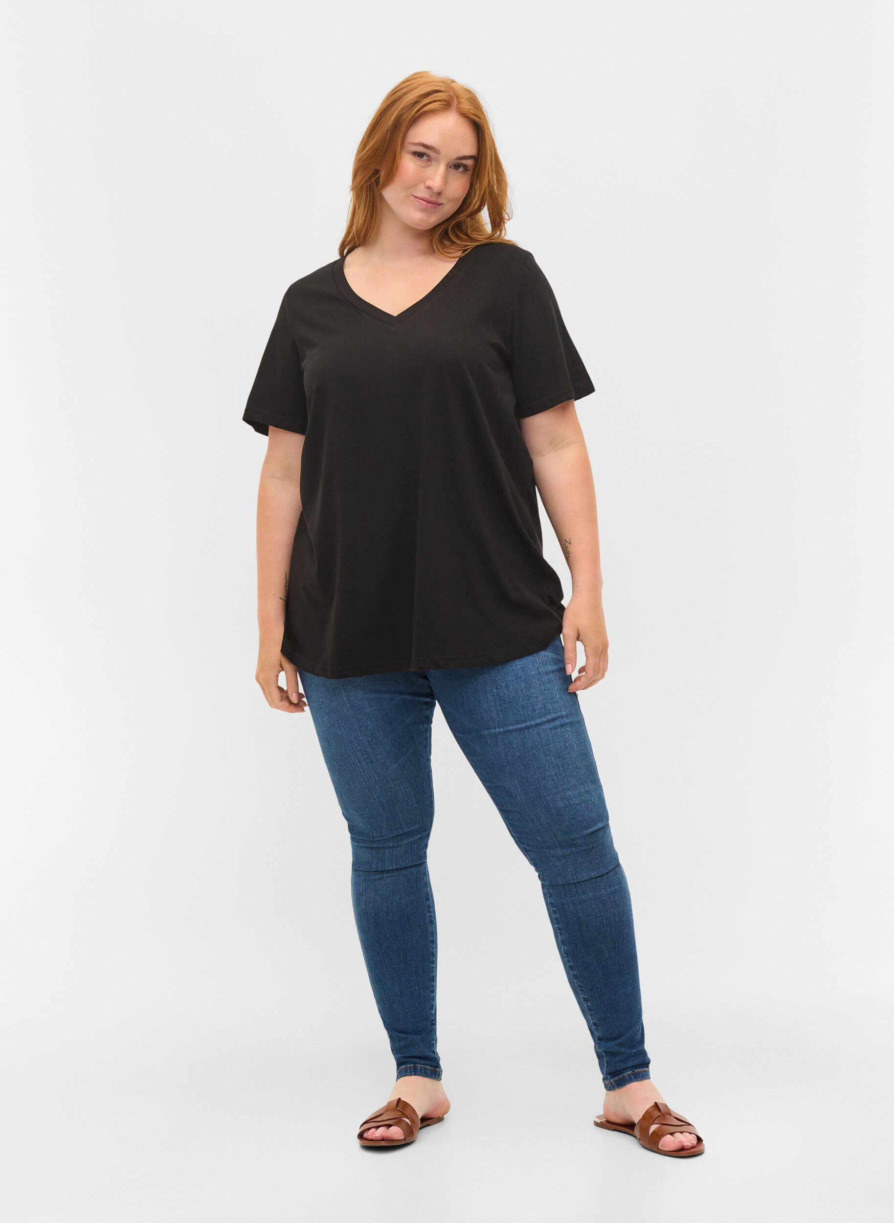 Zizzi 2er-Pack basic T-Shirts aus Baumwolle, Black/Black, Model image number 2