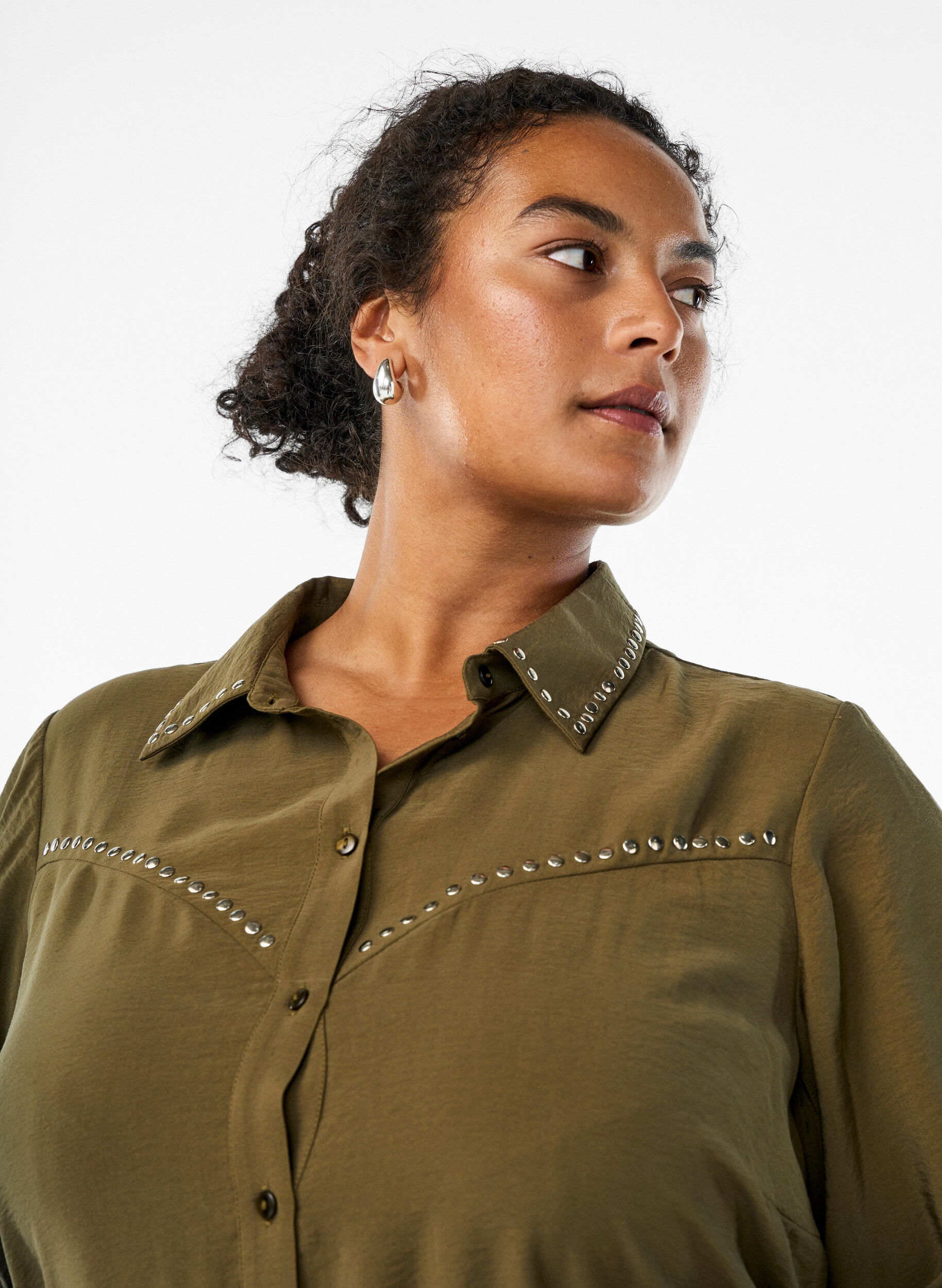 Zizzi Bluse mit Nieten, Gr&uuml;n, Model image number 4