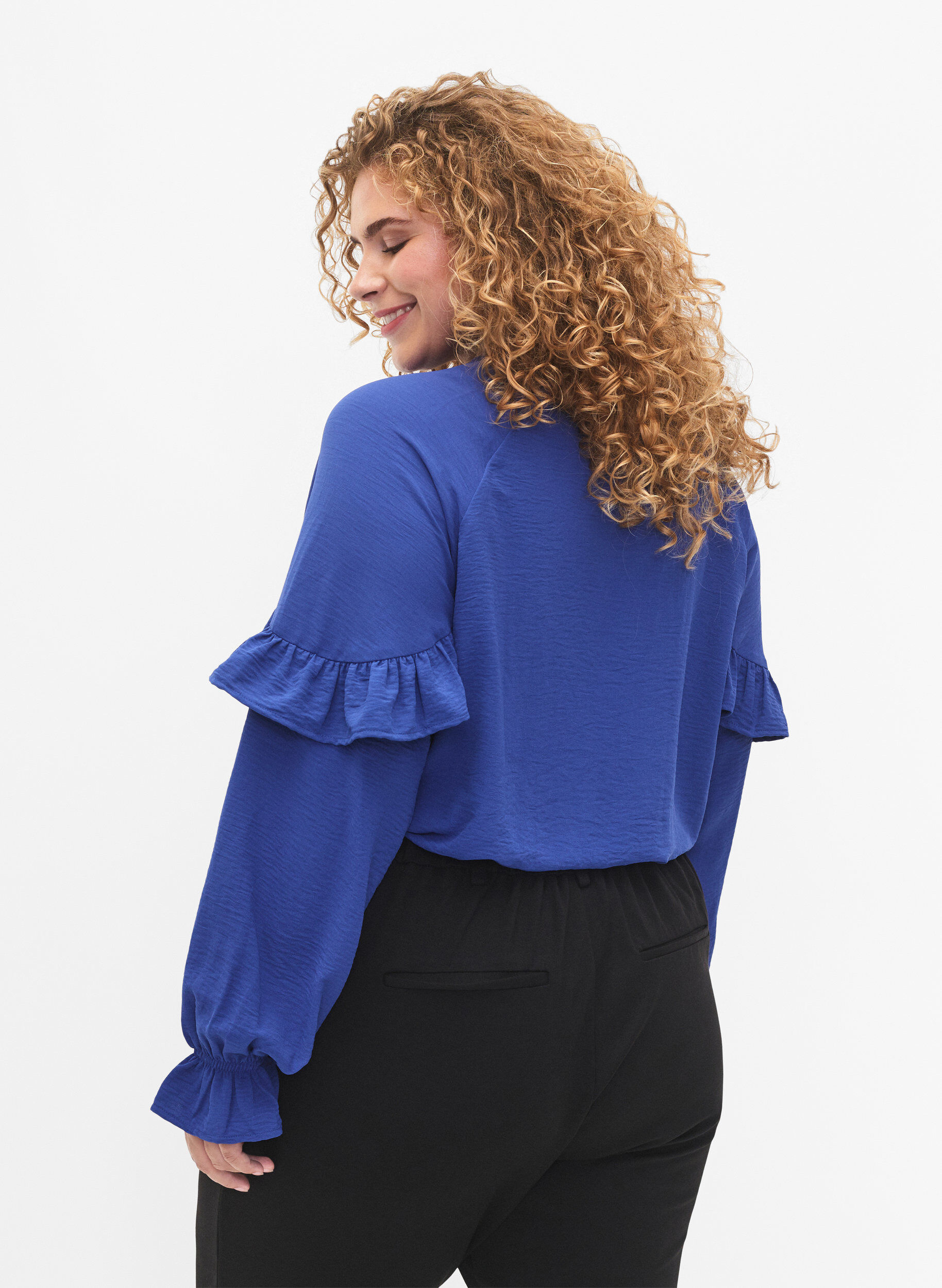 Zizzi Bluse mit R&uuml;schen und Kn&ouml;pfen, Deep Ultramarine, Model image number 1