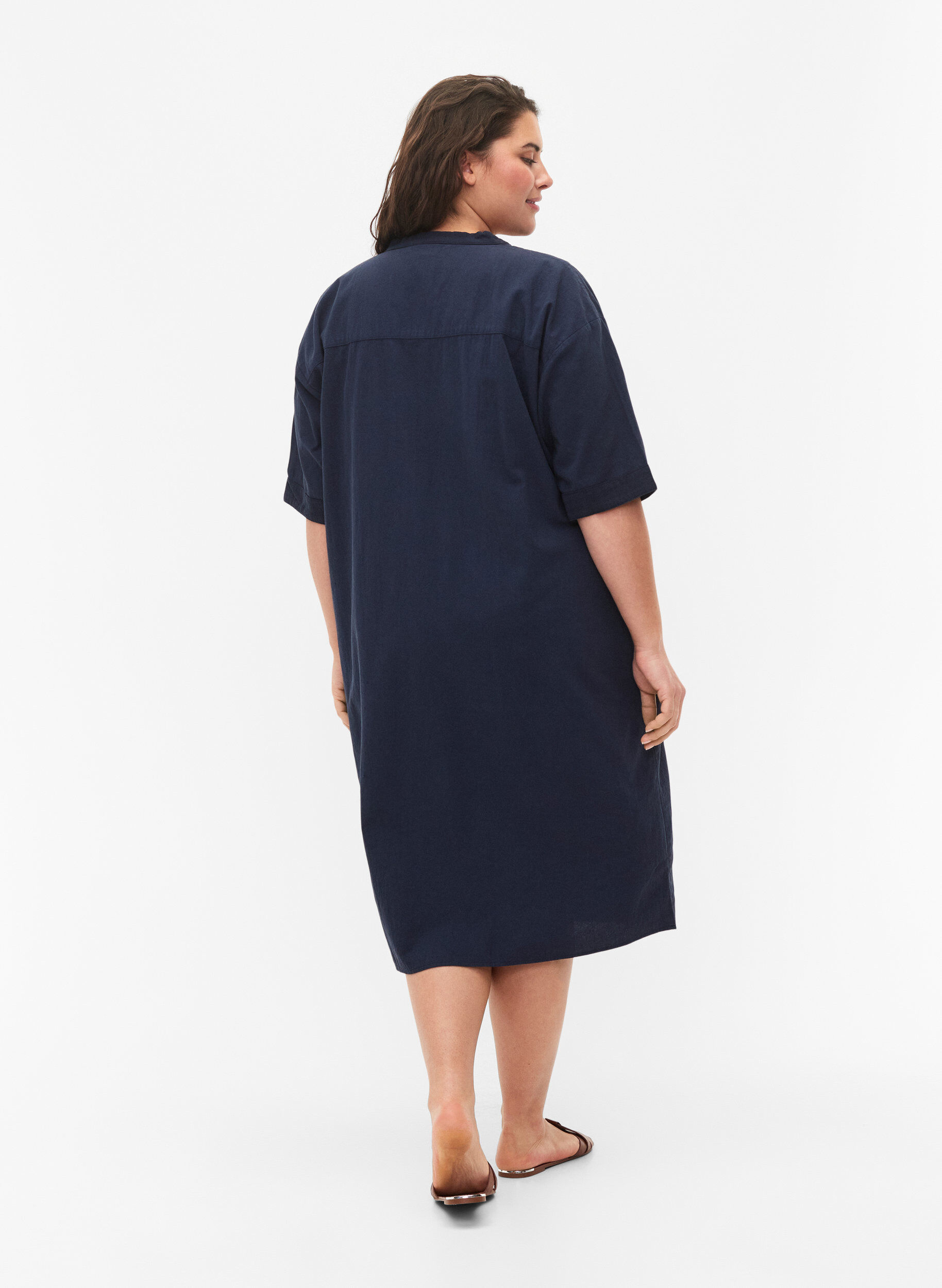Zizzi FLASH - Kurz&auml;rmeliges Midikleid aus Baumwolle, Navy Blazer, Model image number 1