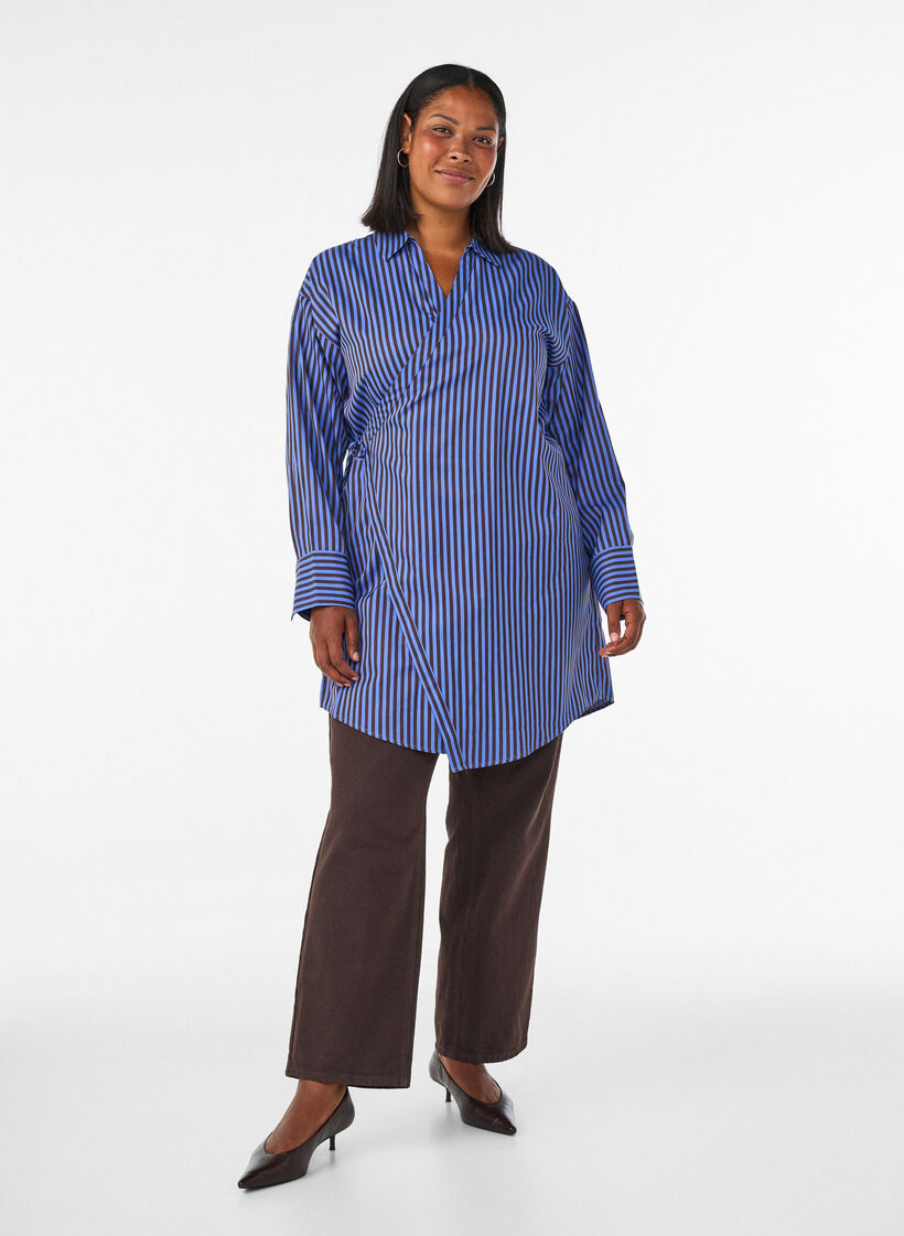 Gestreifte Bluse mit Wickeloptik und Bindeg&uuml;rtel, Blau, Model image number 1