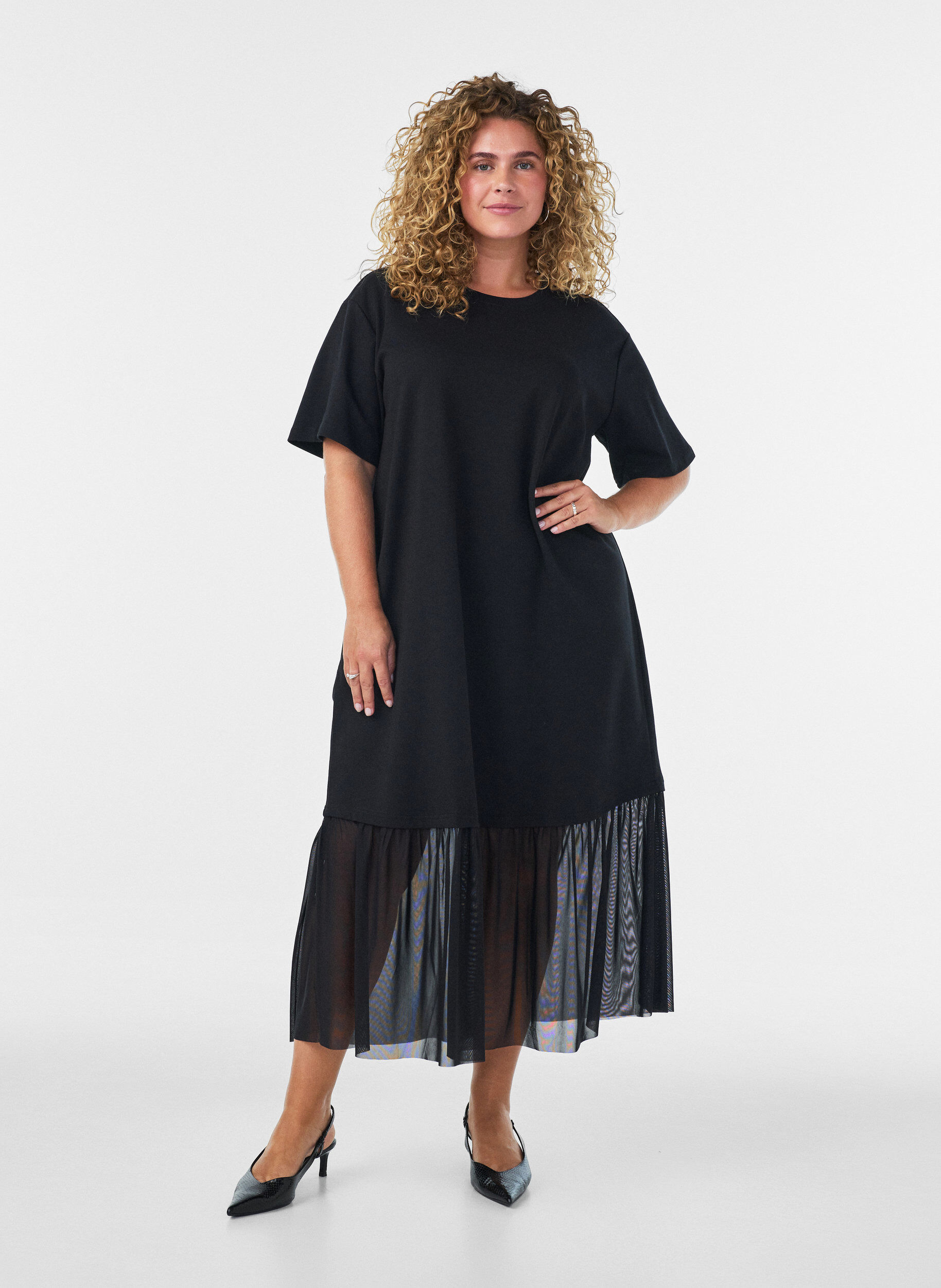 ZizziT-Shirt-Kleid mit transparentem Mesh-Saum, Schwarz, Model image number 0