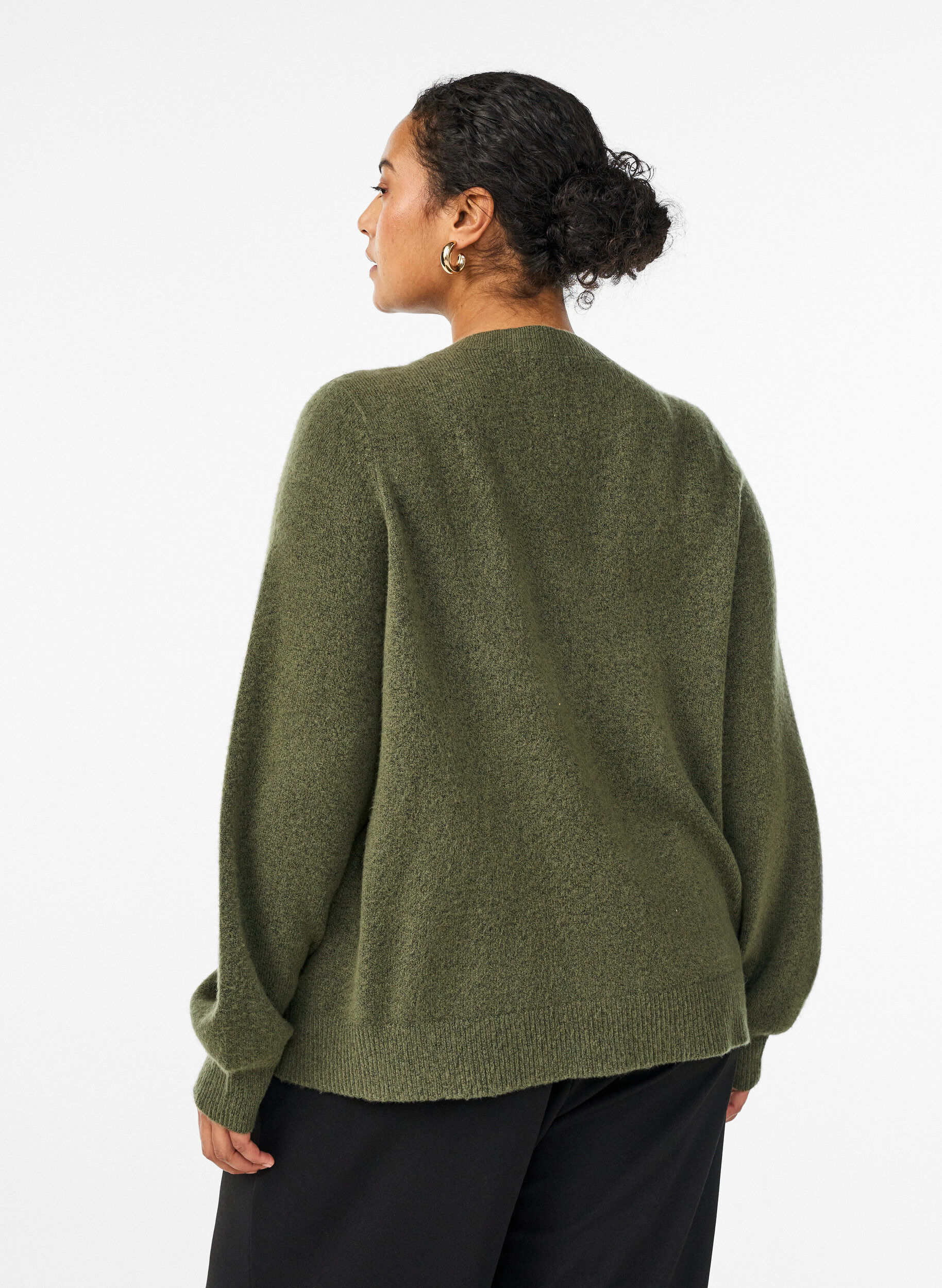 Zizzi Strickjacke aus weichem Strick mit goldfarbenen Kn&ouml;pfen, Gr&uuml;n, Model image number 2
