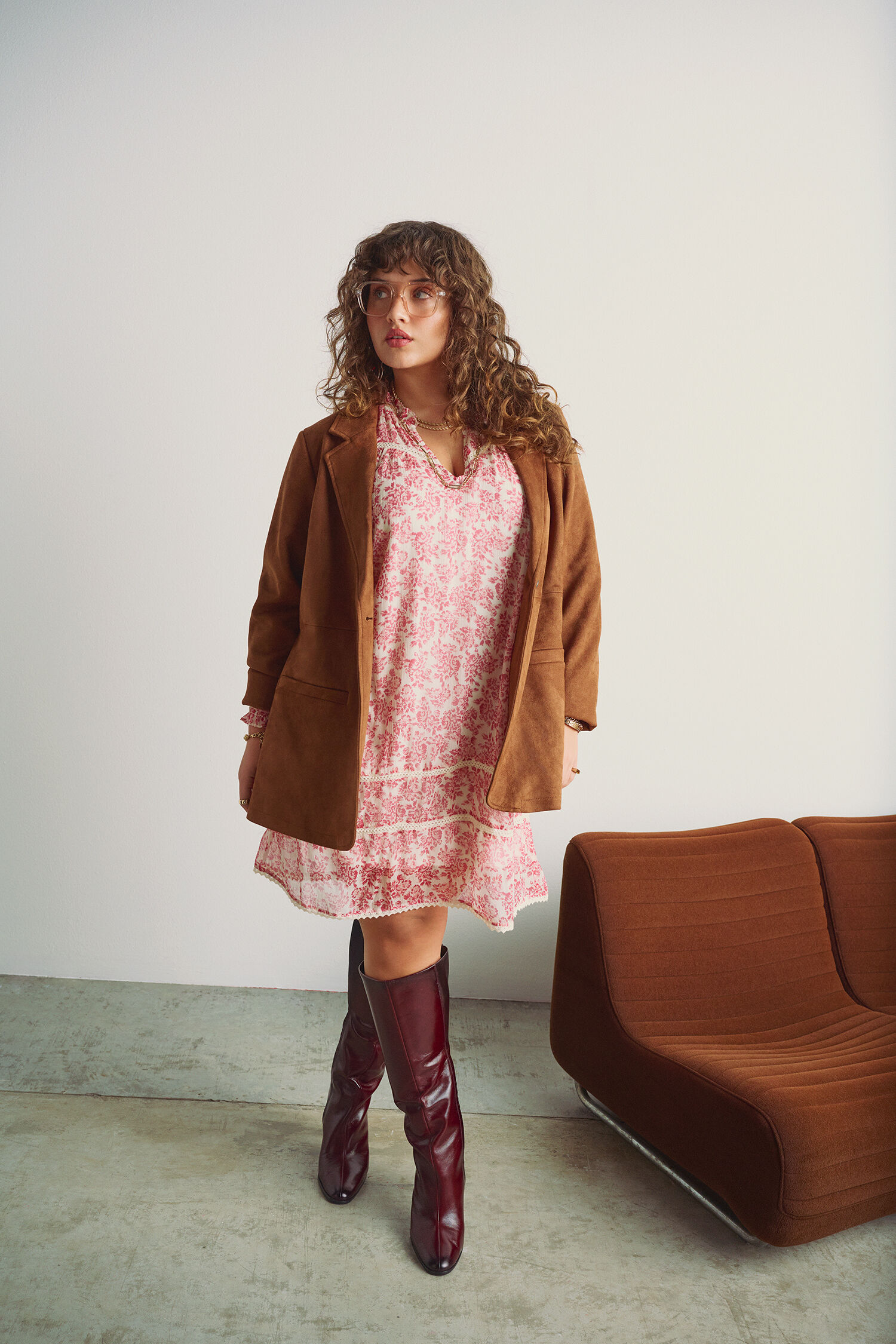 Feminin trifft auf rau &ndash; perfekt f&uuml;r die Saison, , Model