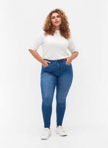 Super Slim Amy Jeans mit hoher Taille, Light blue, Model image number 0