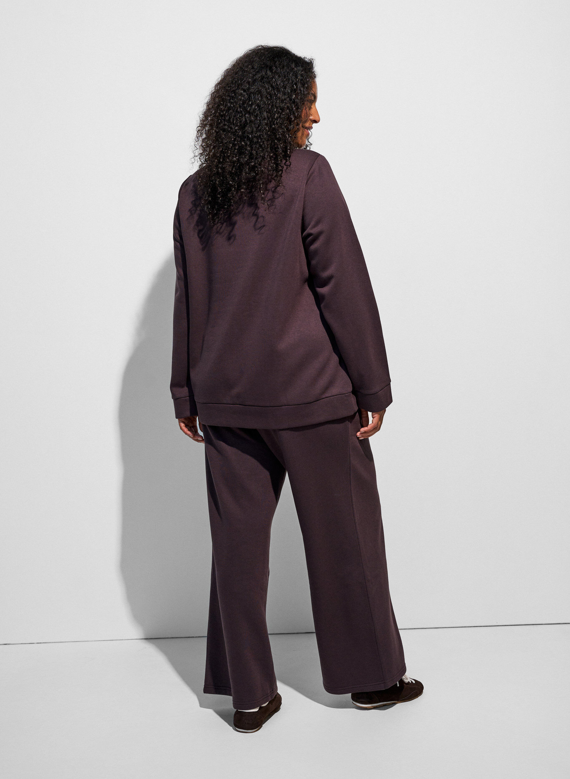 ZizziSweatshirt mit hohem Kragen und Rei&szlig;verschluss, Braun, Model image number 2