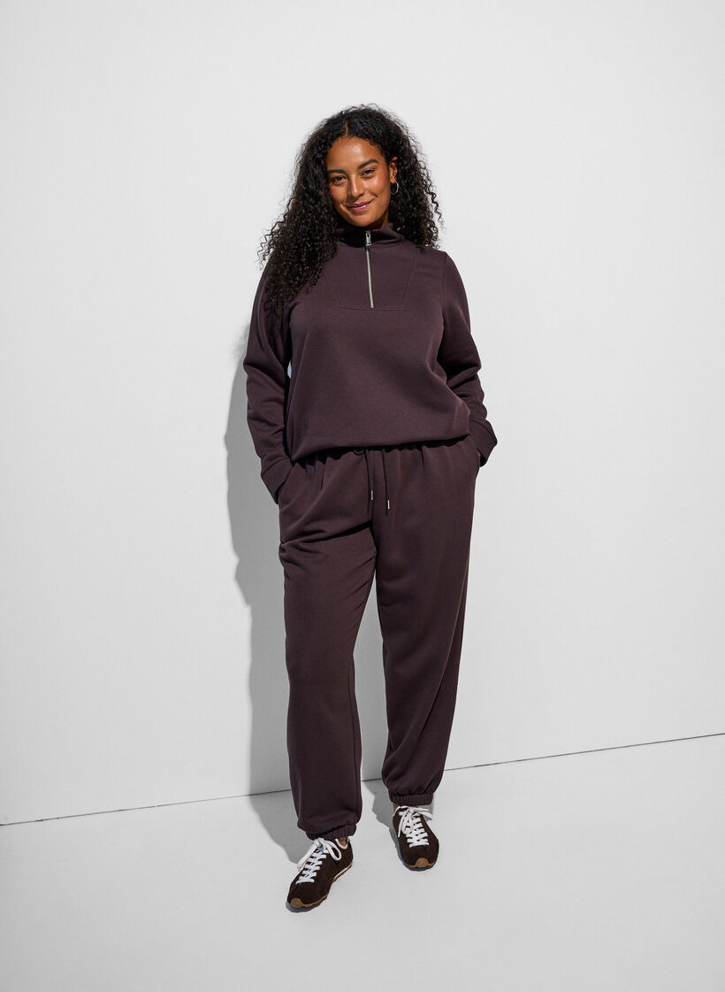 Hoch taillierte Sweatpants mit Kordelzug, Braun, Model image number 1