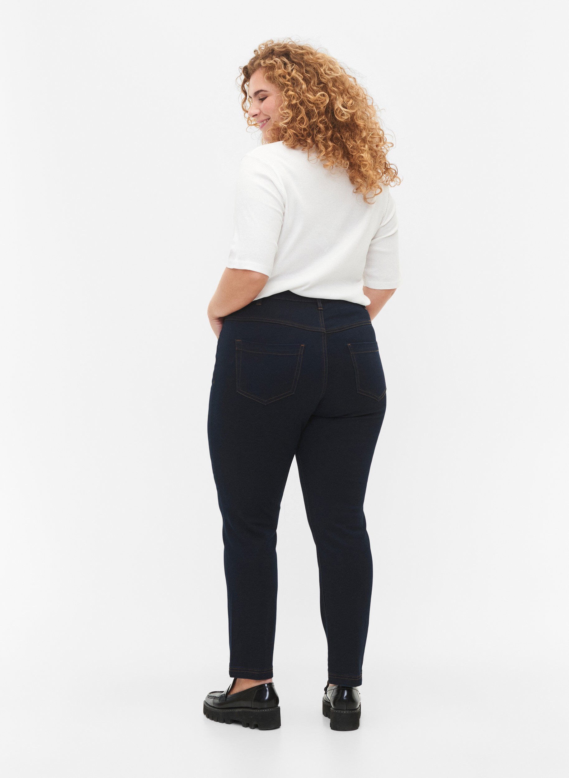 ZizziSlim Fit Emily Jeans mit normaler Taillenh&ouml;he, Blau, Model image number 1