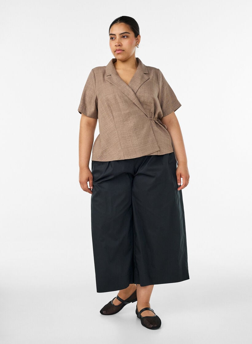 Wickelbluse mit Bindeband, Braun, Model image number 1