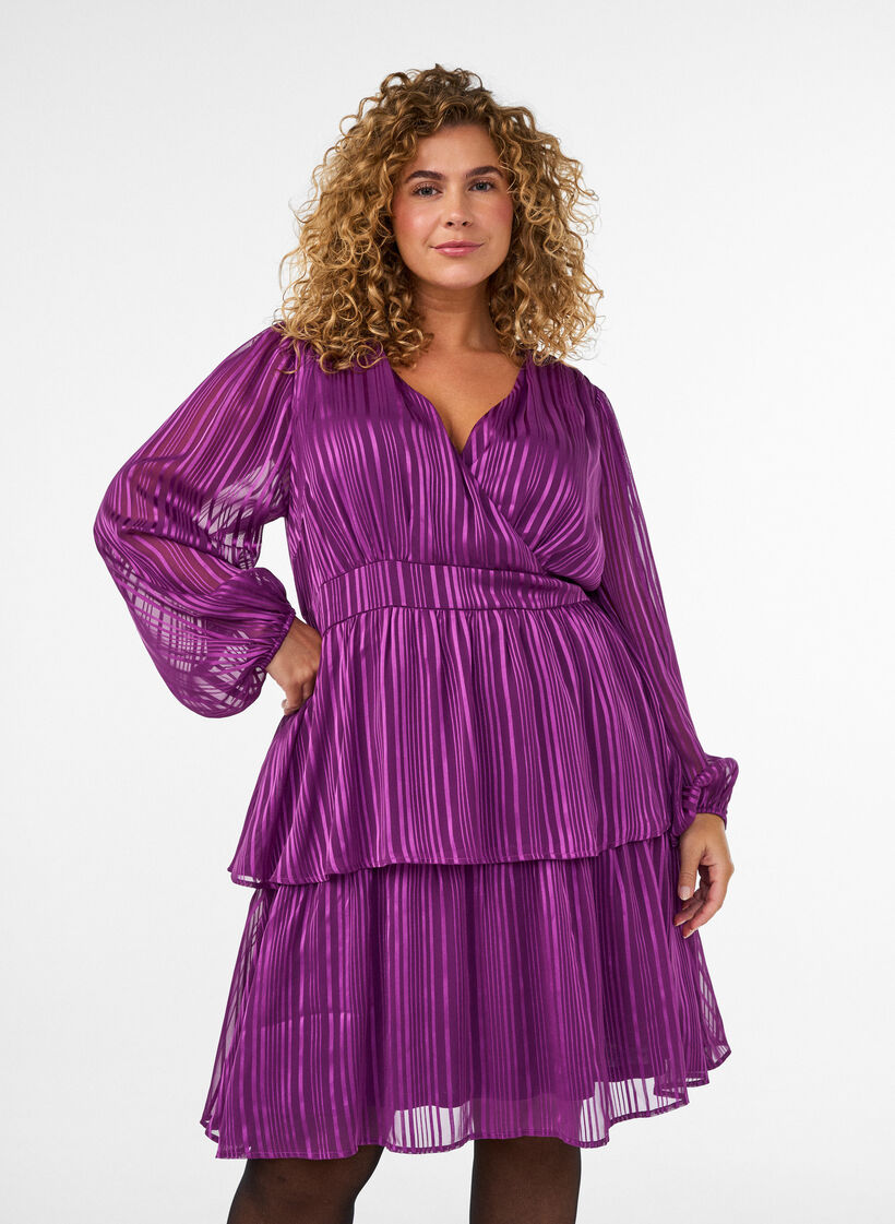 Knielanges Kleid mit transparenten Streifen und Wickeleffekt, Lila, Model image number 0