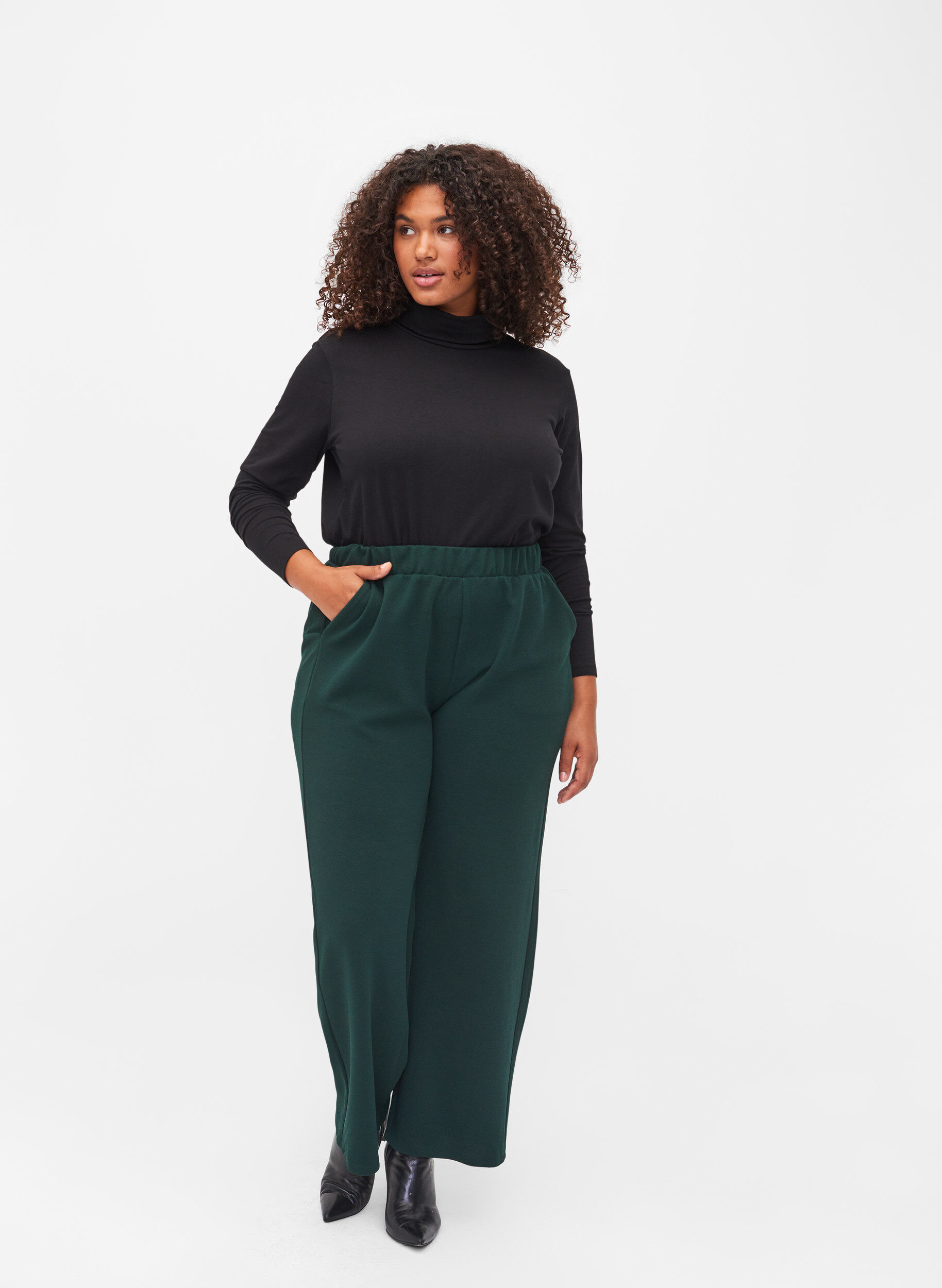 Zizzi Lang&auml;rmelige Baumwollbluse mit Rollkragen, Solid Black, Model image number 2