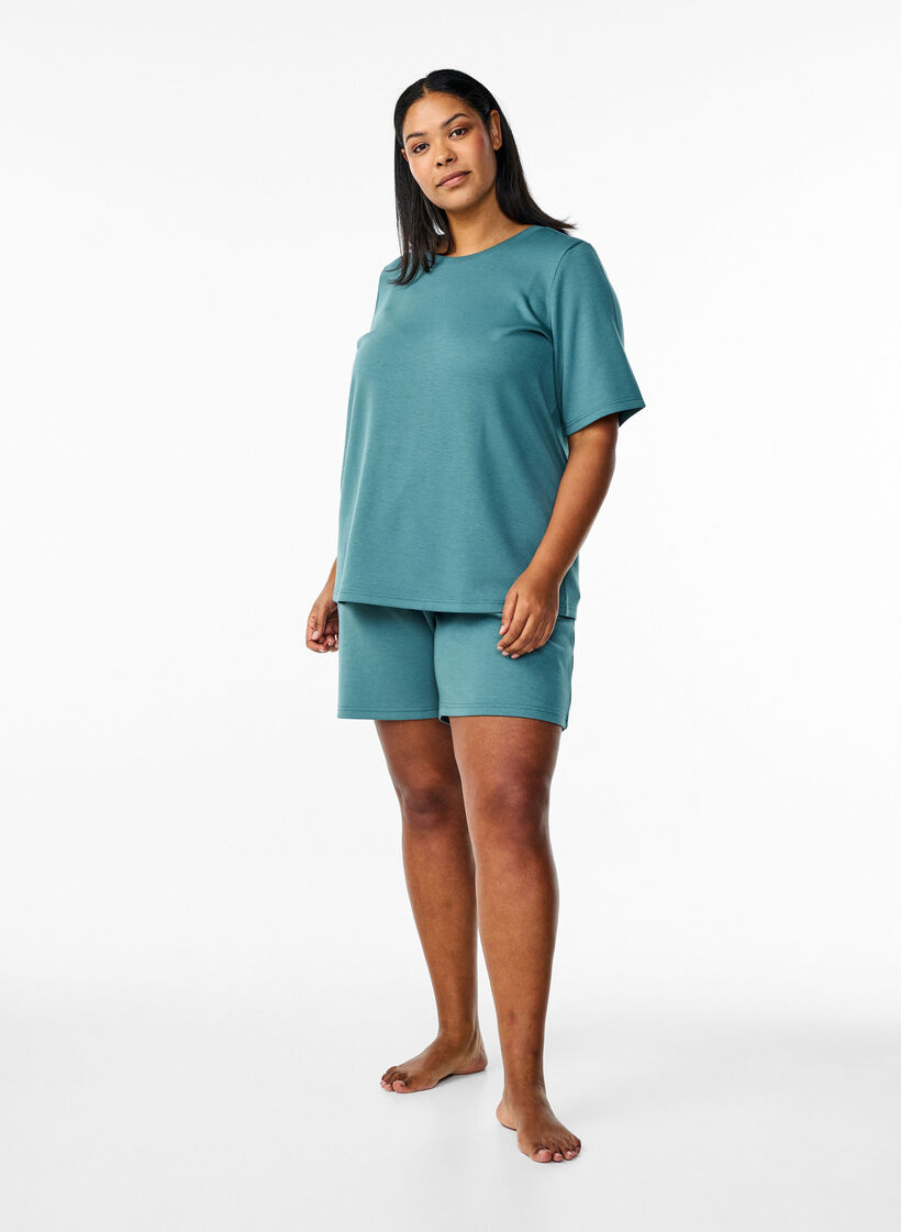 T-Shirt aus Modalgemisch, Gr&uuml;n, Model image number 1